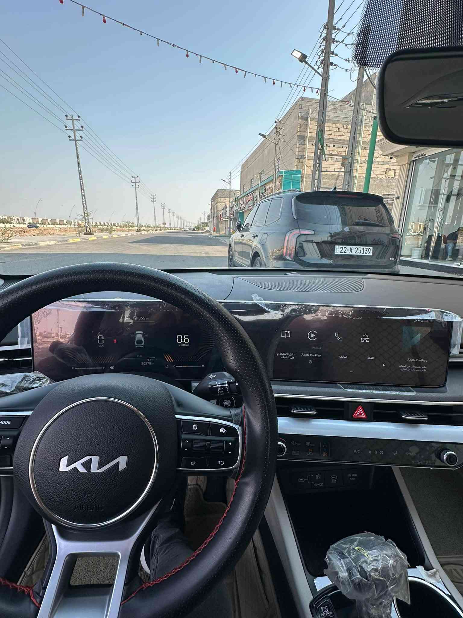 سلام عليكم سياره k5 خليجي ماشيه30km بعدها زيرو سياره حيل نضيفه وعلى ايدي بعدها حته بجياس الشركه بيها دحجه جدا بسيطه  سعر السياره 198 ورقه وبيها مجال جدا جدا بسيط  مكان السياره البصره شط العرب ***********
