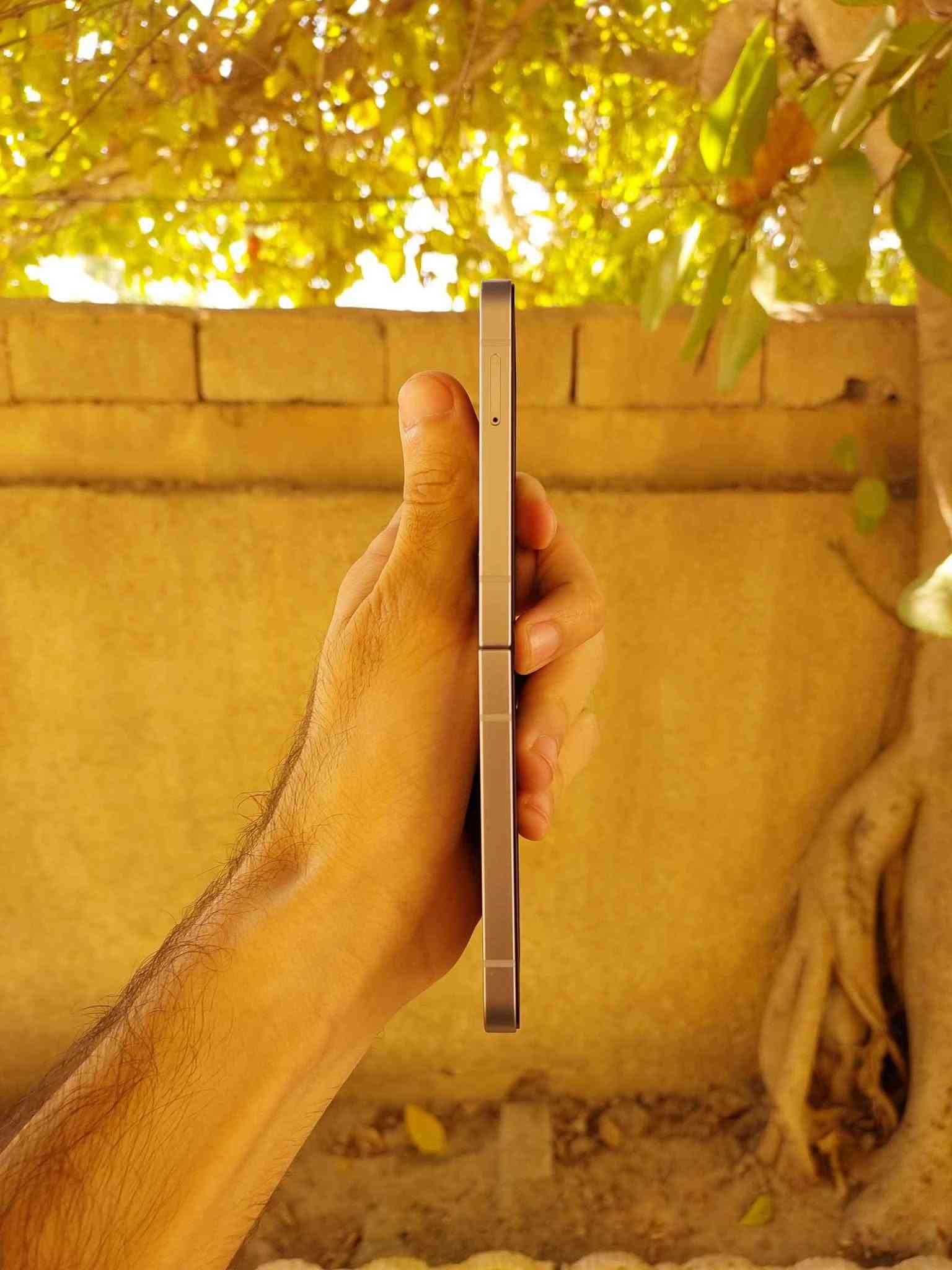 السلام عليكم 
للبيع او أمراوس
Z فلب 6

ذاكرة 512 رام 12

ملحقاتة فقط حافظة 

SIM 1+ eSIM

نضيف استعمال قليل 

خالي من اي عطل او شخط 

مكاني بغداد المحمودية او اللطيفية 

السعر 750 

واتساب 
*********** بغداد, العراق

نص مكتوب في الصور:
- ١:٤٩
- العناية بالجهاز
- رائع!
- لقد تم تحديث تقرير العناية الخاص بك. تعرف على ما فعلته خدمة العناية بالجهاز للحفاظ على هاتفك بحالة جيدة.
- البطارية
- ٤٨%
- تعلم أنماط الاستخدام...
- مكان التخزين
- ٥٩% مُستخدَم
- ٤٧,٧ جيجابايت | ٥١٢ جيجابايت
- الذاكرة
- ٤٥% مُستخدَم
- ٥,٥ جيجابايت | ١٢ جيجابايت
- حماية التطبيق
- غير مفعل
- الأداء
- ملف تعريف الأداء
- عادي
- التحسين التلقائي