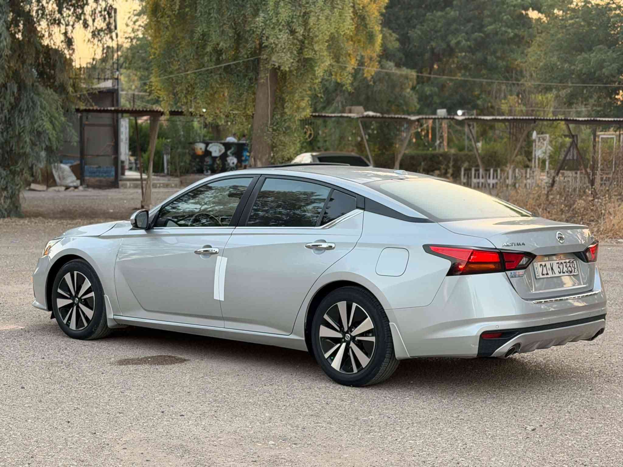 السلام عليكم تحياتي للجميع
⚡NISSAN ..Altima..2021.SV.Plus⚡
⚡نيسان...التيما..SV 2021پلاس فول الفول
......................................
الفئه  SV..Plus..
موديل 2021
لون سلفر
محرك 2500(تنفس طبيعي)
بصمة تشغيل
ابواب بصمة+ بصمة صندوك
تشغيل عن بعد
هاند بريك بصمة
أوتو هولد (auto hold)
فاتحة سقف (سلايت )
نظام قيادة أليه
رادارات 360° درجة
رادار امامي (توقف ذاتي)+تحديد مسار
رادار جانبي توقف ذاتي
رادار خلفي (توقف ذاتي)
كامره خلفيه
حساس خلفي
كشنات كهربائ
كشنات تدفئة
ستيرن تدفئة
شاشه كبيره (گار پلي)
فول تحكم ستيرن
كروس سرعة (مثبت سرعة)
أشاير مري جانبي
ويل كروم حجم 18
أكزوز رياضي (صالنصات رياضه)
لايتات فول زينون
................................................
سياره بيه فقط بونيد صبغ.. سونار مرفق داخل منشور 
كير محرك شرط الفحص
سيارة ماشية 65الف ميل
رقم سليمانية دولي سنويةرقم كل جديد لغايه2028 شرط تحويل
146ورقه بي مجال بسيط
مكان سياره ديالى.. خانقين .استفسار اتصال رقم الهاتف  
***********
