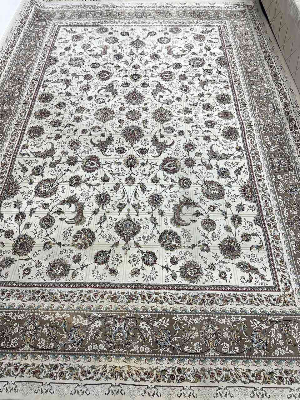 ئه م فه رشه بؤ فروشتن ١٠٠٠ هه زار شانيه زوه ر تازيه سعري ١١٠ هه زاره له سليمانيم زماري موبايل ***********
