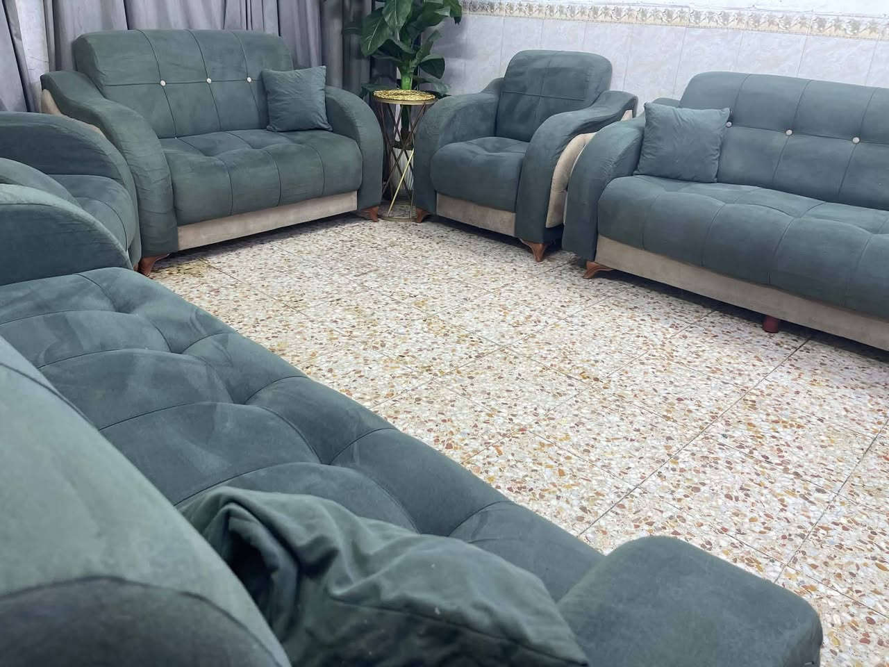 عشره مقعد مقعد كلش ثكيل  سفنج طبي  شرط الكعده مالته اذا  مو نفس التركي يرجع السعر 325 . ***********
