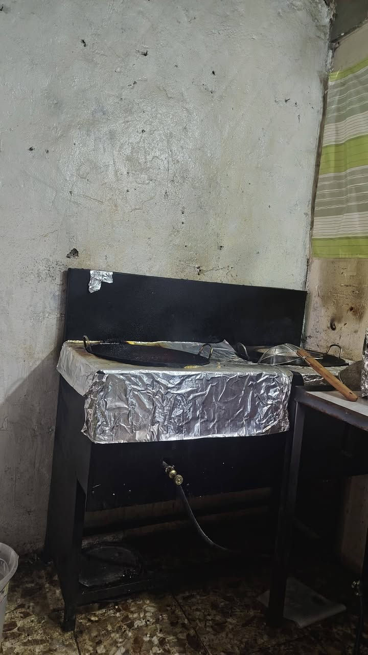 السلام عليكم غراض مطعم للبيع 
 اغراض كاملة شتريد موجود
 بعد هواي غراض ممنزل صورهن 
  وتساب فقط ***********
