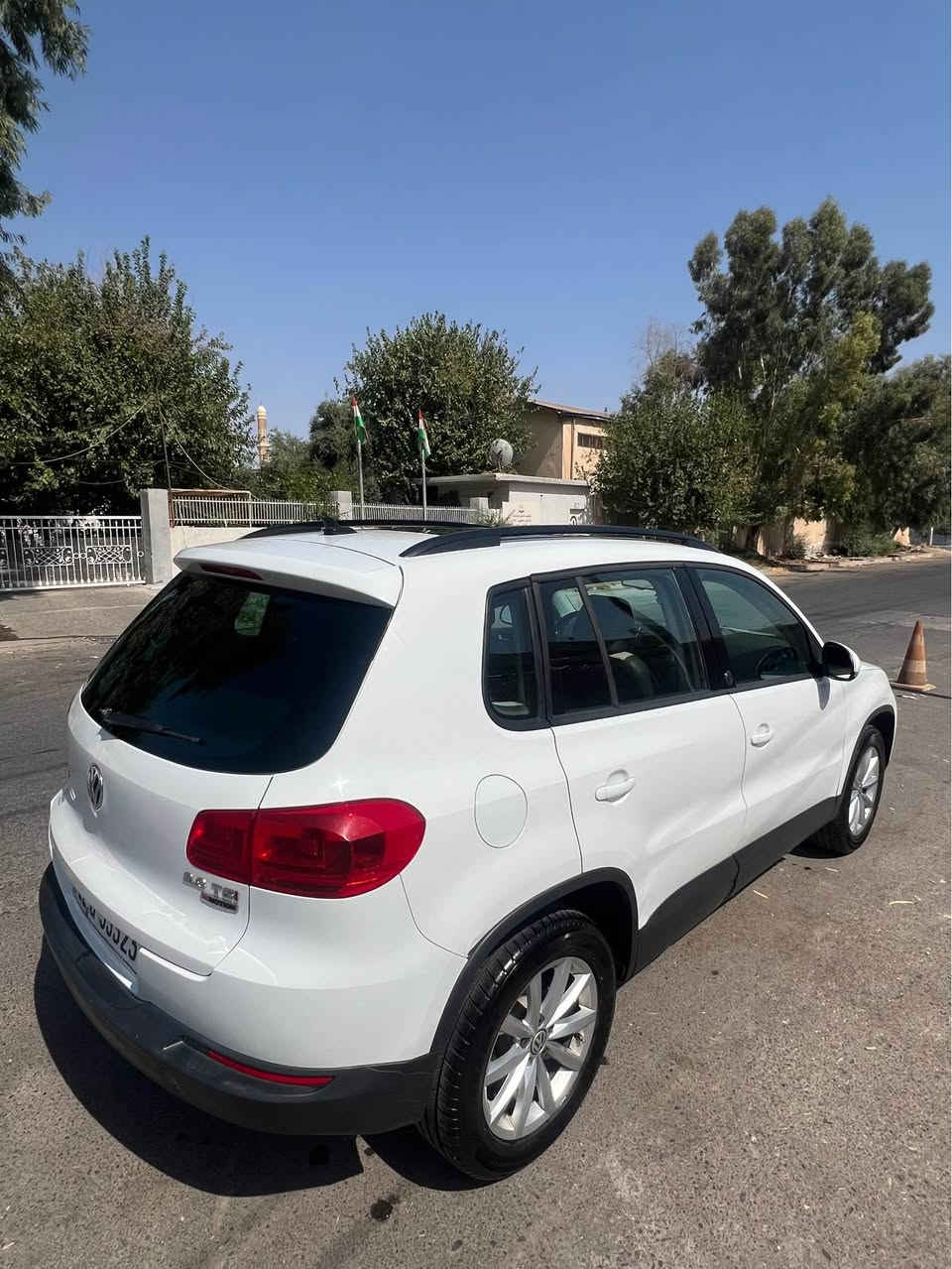 Volkswagen tiguan 2017
فولكسواكن تيكوان موديل 2017
مەکینە 20 تۆربۆ
فول مواصفات پانوراما
كوشن جلد - كوشن هيتر - سوكان فوليوم - تحديد سرعة - بصمة - كامرة - carplay - دبل اكسل - بريك بصمة 
گێر مەکینە بەشەرت 
 بونت چاملغ بوياغه بي ناو گرتن بي ارباك 
بيها بونت جاملغ بدون دواخل 
رقه مه م سه نه وي نوييه هه زه نويه 
رقم سنوي جديده 
سعري ته نها ١١٥ مجال 
سعرها ١١٥ ورقه مجال 
رقم تلفون 📞/ *********** 
مكان اربيل أربيل, العراق
