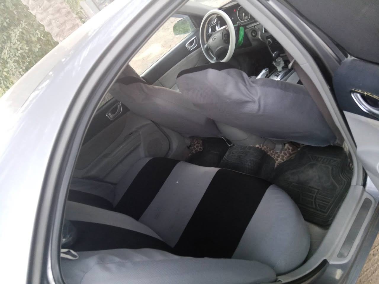 سوناتا مديل 8سته سلندر جاهزه من كلشي تبريد ثلج خير من الله بيها جاملغ وبنيد لسعر 90وبيها مجال بسيط
***********
