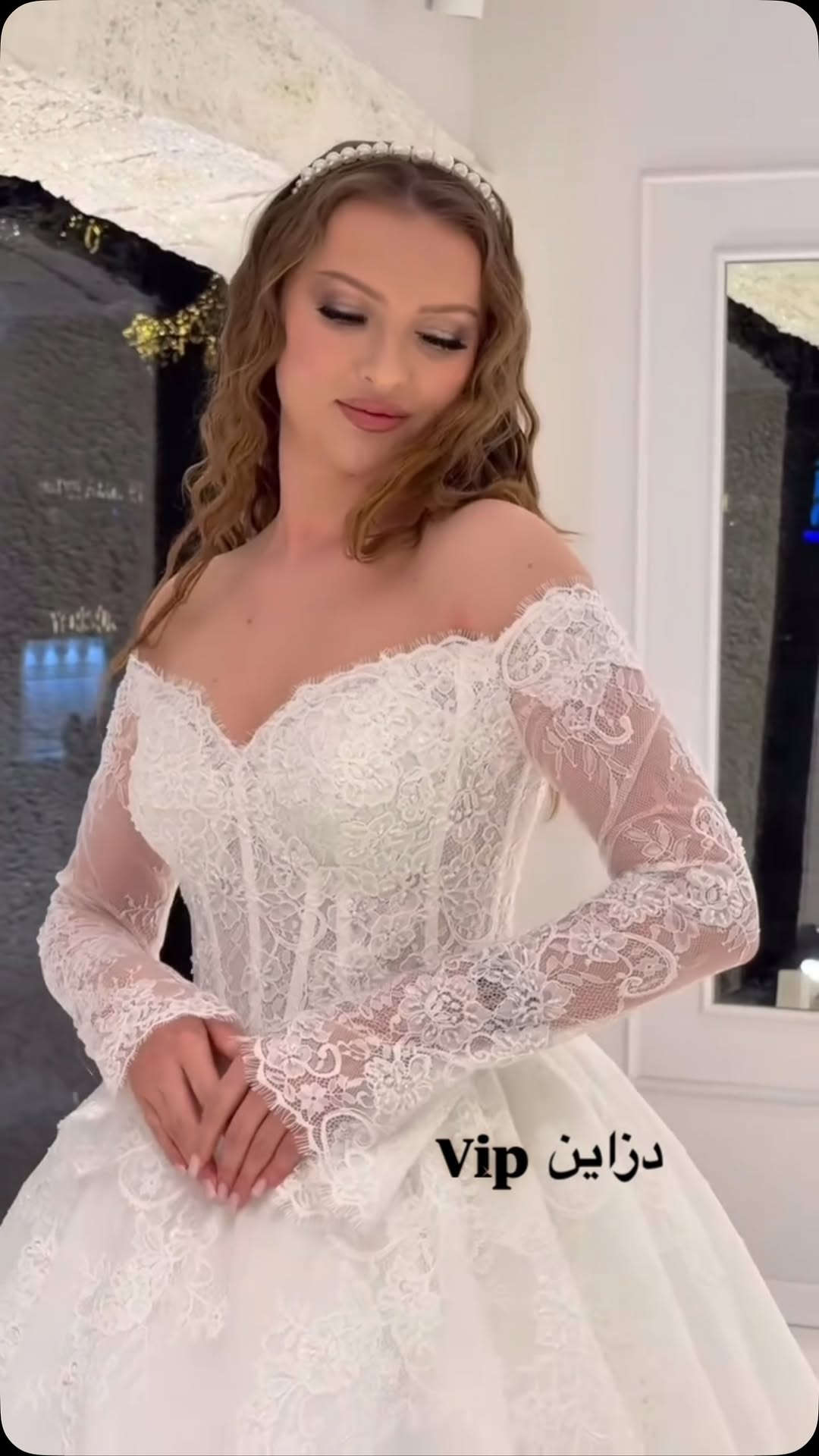 (دزاين): تألقي بسحر خاص مع دزاين ✨👰
لعروستنا المتميزة، نقدم لكِ أرقى بدلات الأعراس بتصاميم حصرية تجعلكِ نجمة الحفل.
📍 الموقع: [حله شارع الجمعيةمجمع بيروت الطابق الثاني]
📞 للحجز والاستفسار: [ ***********]
​من دزاين.. حيث يبدأ الجمال.
