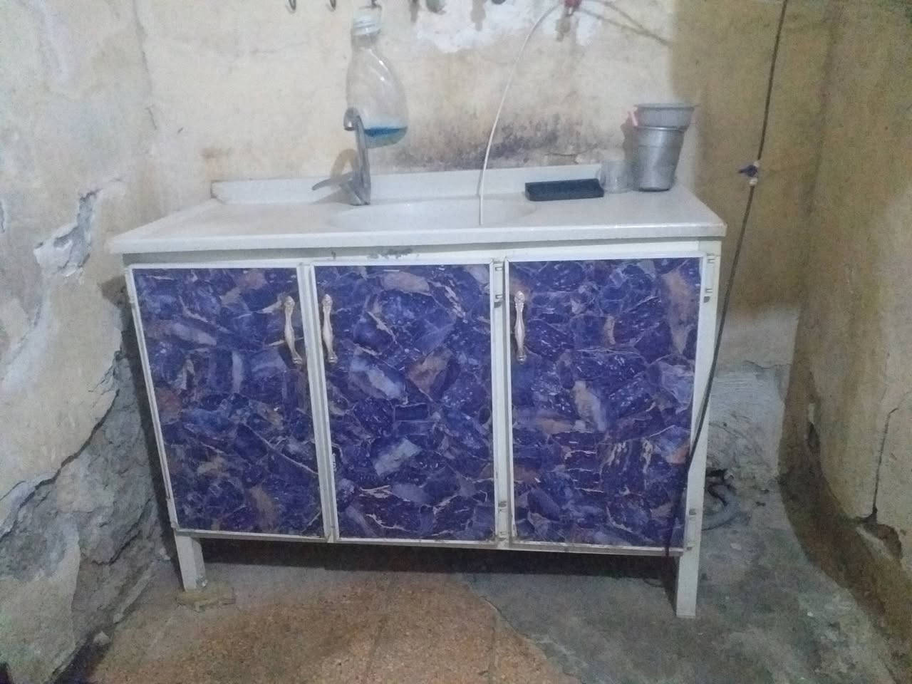 منرخصت المسئول فلترتصفيه ماء حار بارد. كاونتر٣قطع  .طباخ مصري . البكان جسر ديالى مستعجل  ***********
