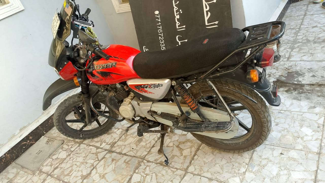 السلام عليكم بوكسر موديل ٢٠٢٢ شهر ال١٢ بسمي تحويل ثاني يوم ومو بل صور تختلف علواقع دراجة نضيفه وخير من الله متصرف عليها ربع كبل لشغل للبيع مكاني بلديات شارع التراث السعر ١٩٠٠ وبيها مجال شي بصيط مستعجل عل بيع 
واتساب ***********
اتصال ***********
