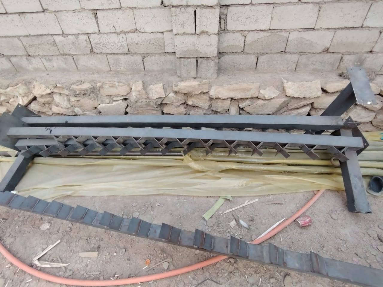 سلام عليكم
غراض محل للبيع رولات مال موكيت قياس 4  العرض ونص ورفوف حديد كبار ونج للبيع ومحل للايجار بسوك نجاجير للاستفسار اكثر الاتصال عله الرقم ***********
