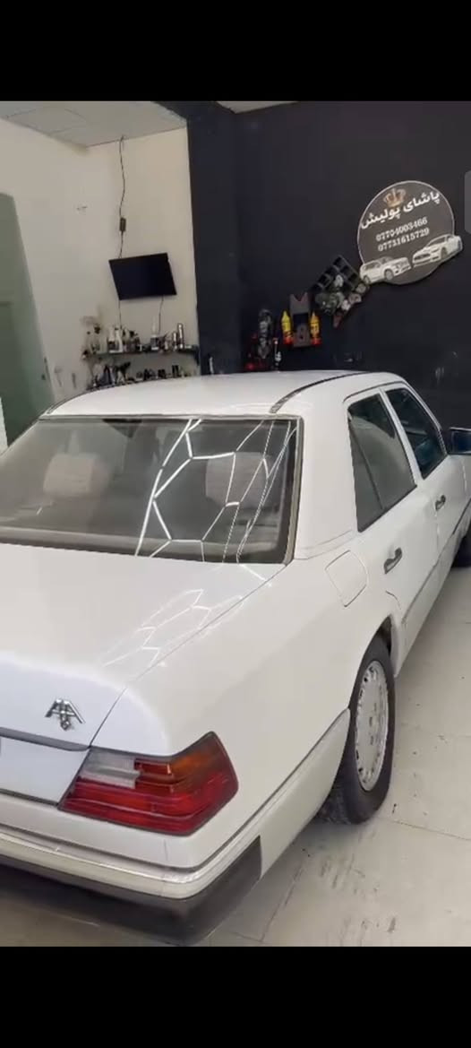 مرسيدس دب w124 موديل 1992 بلادي بدون ضرر صبغ حزام بس جمالية محرك بطة 3000L سيارة جاهزا من كل شي كهربائيات كولة شغالة تبريد ثلج ❄ سعرة 65 وبيها مجال بصيط رقم *********** كركوك, العراق
