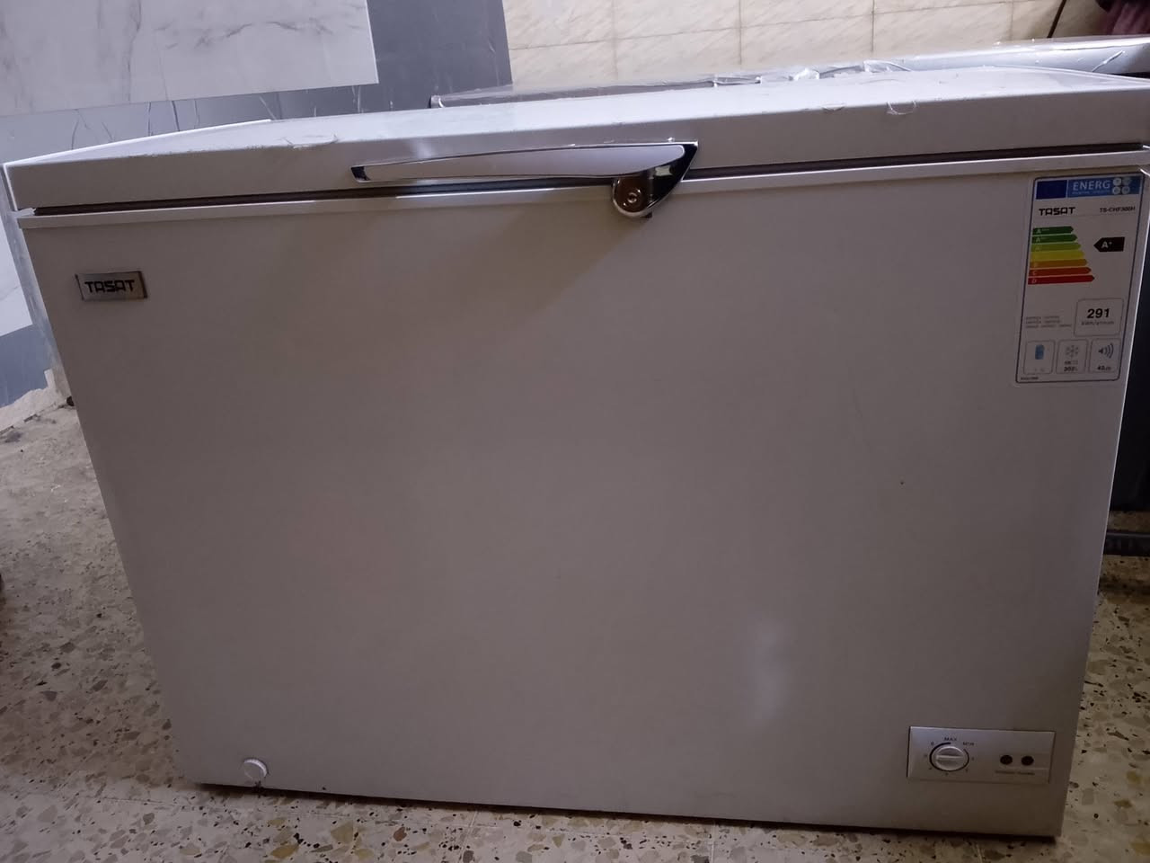 مـجمده استخدام اقل شهر 
جديده بعدها (تبريد وتثليج فول )
سعرها 450 الف 
مكاني بصره  ***********
