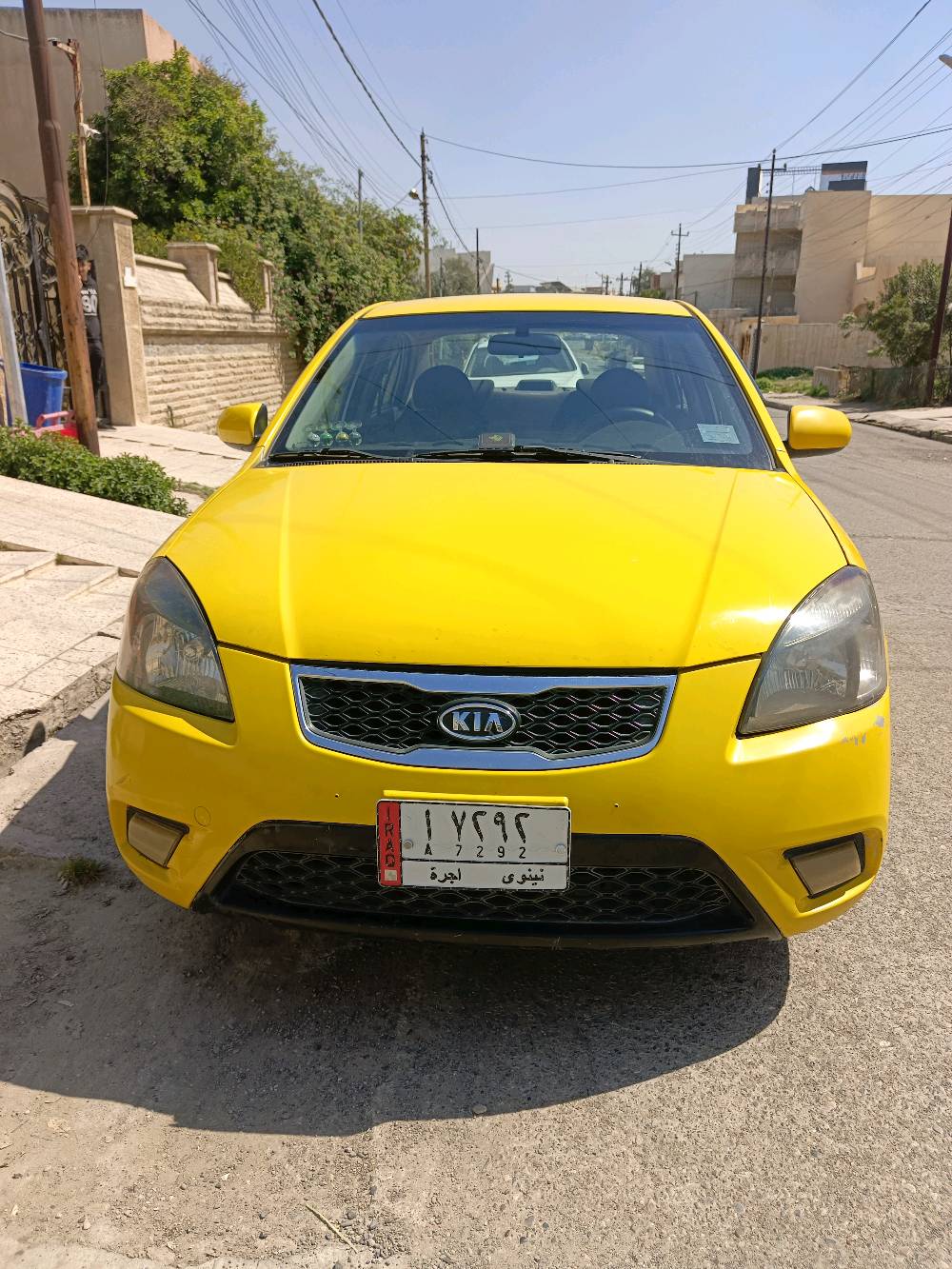 كيا ريو وارد امريكي موديل 2011طخم تاير جديد باتري جديد تبريد خير من الله قفل مركزي كير اوتامتيك المحرك بي اثر تبخير الضرر جاملغ السايق ابمبدل اصلي وطخة جهة اليسار الشواصي ضرر بسيط مثل ماموضح بالصورة هيئة مصفرة بدون غرامات رقم الماني باسمي تحويل ثاني يوم... السعر مناسب مكاني موصل الجانب الايسر
