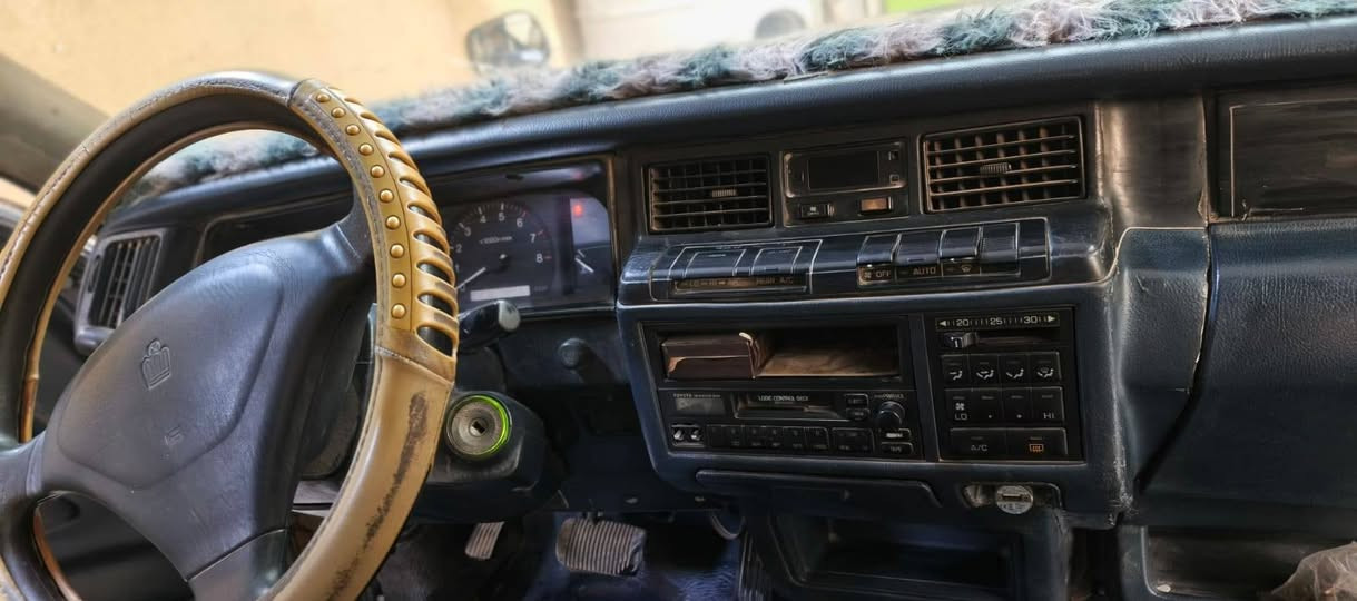 أرنب موديل 93 بسمي سنويه لل28 بيها ضربه بالمدگر الخلفي مكفوله من الگص والنقل تحويل ثاني يوم مكينه 2500 گير تبريد السعر 55 وبيها مجال حگ الجيه مكانها جزيره باب الهوى للاستفسار أكثر ***********
