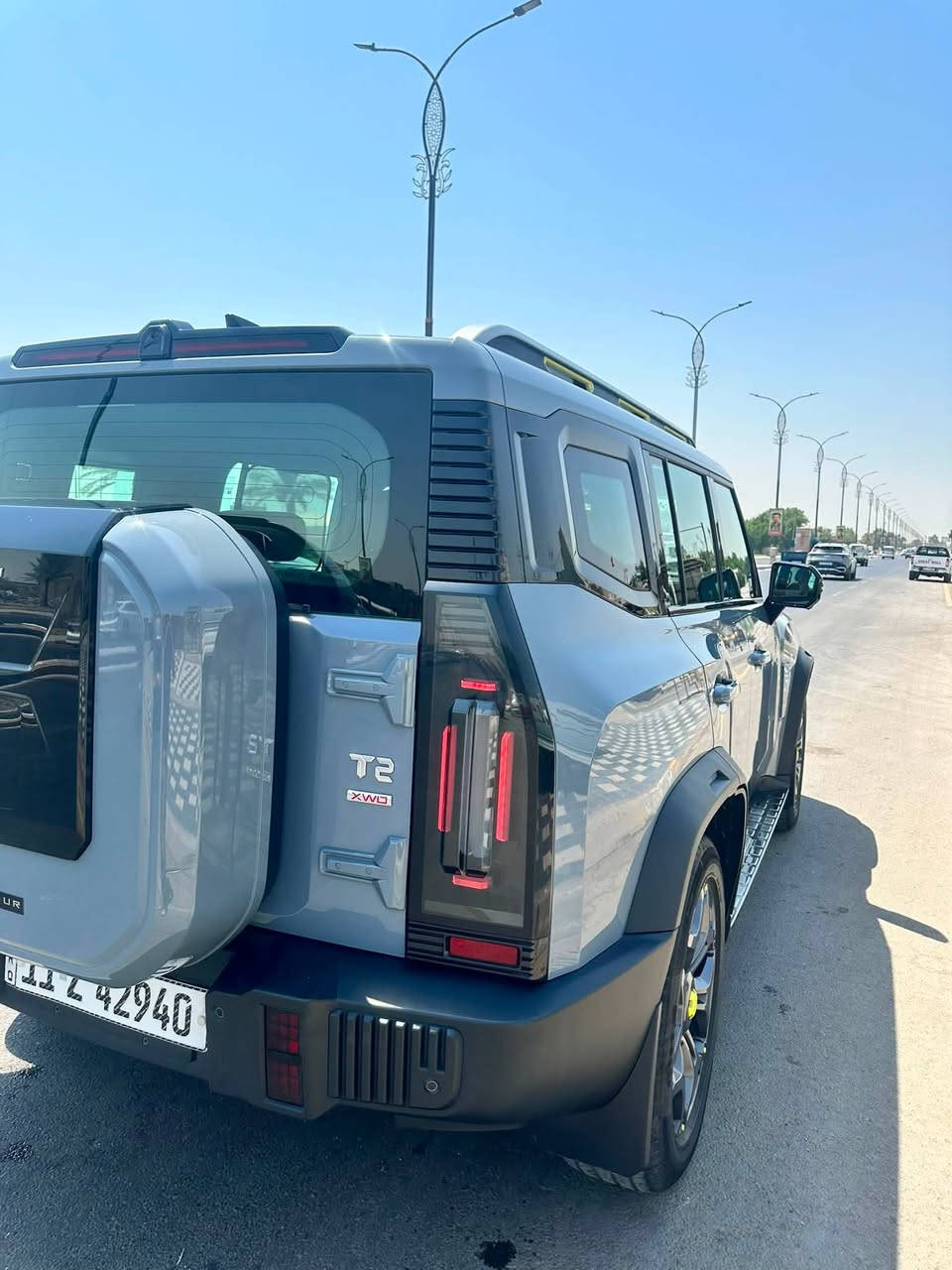 🔥 للبيع | Jetour T2 2025 🔥
🚘 جيتور T2 موديل 2025 — خليجي

✨ناطق

⚙️ المواصفات 

* محرك 2.0L Turbo

* قوة 251 حصان

* عزم 390 نيوتن/متر

* ناقل حركة أوتوماتيك

* دفع رباعي 4WD

* أوضاع قيادة متعددة

* مثبت سرعة + رادار

* نظام تحديد المسار

🛋️ الراحة والفخامه

* بانوراما

* دخول وتشغيل بصمة

* تشغيل عن بُعد

* مقاعد جلد

* مقاعد أمامية كهربائية

* تحكم مناخي ثنائي المناطق

* شحن لاسلكي

* إضاءة داخلية LED

* مقود جلد

* Auto Hold

* فرامل يد كهربائية

📱 التقنيات والأنظمة

* شاشة ديجيتال

* شاشة تدعم Apple CarPlay

* كاميرات 360°

* كاميرا دوارة

* حساسات أمامية وخلفية

* Bluetooth + Type-C

* أوامر صوتية

* حساسات ضغط الإطارات

💡 الشكل الخارجي

* إضاءة LED

* كشافات

* إضاءة خلفية LED

* مرايا كهربائية قابلة للطي

* إشارات بالمرايا

* جنوط 20 إنج

* إطارات 255/55R20

* ماسحة خلفية

* مانع انزلاق

* نظام نزول المنحدرات
ماشية 33الف

مكفولة سيارة
💰 السعر38 مليون دينار عراقي
***********
