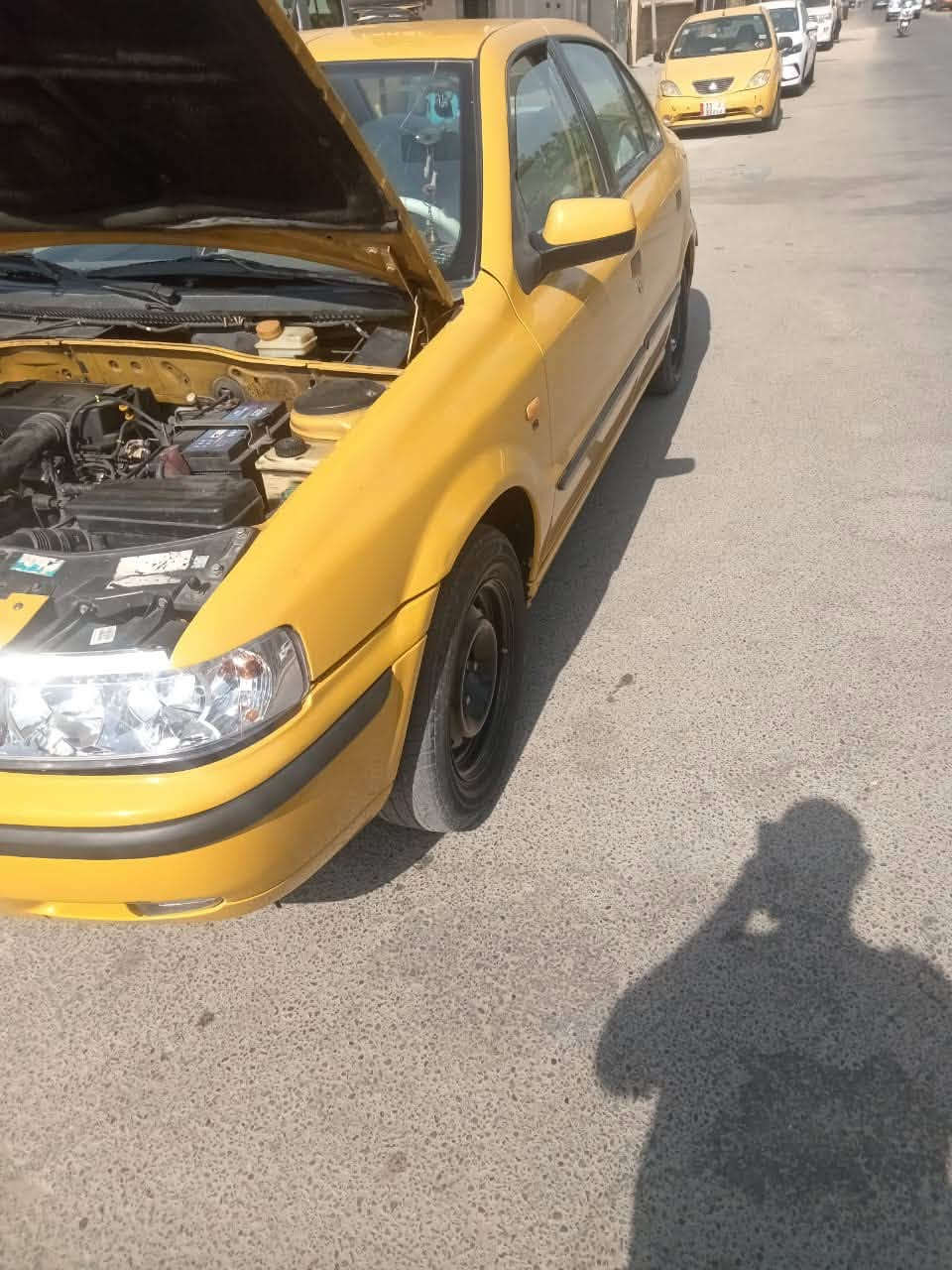 السلام عليكم
سمنت اصفر تكسي موديل ٢٠١١ يوجد تبخير بسيط بالمحرك
السعر ٣٥ ورقه وبيها مجال 
للاستفسار للاتصال على الرقم ***********
