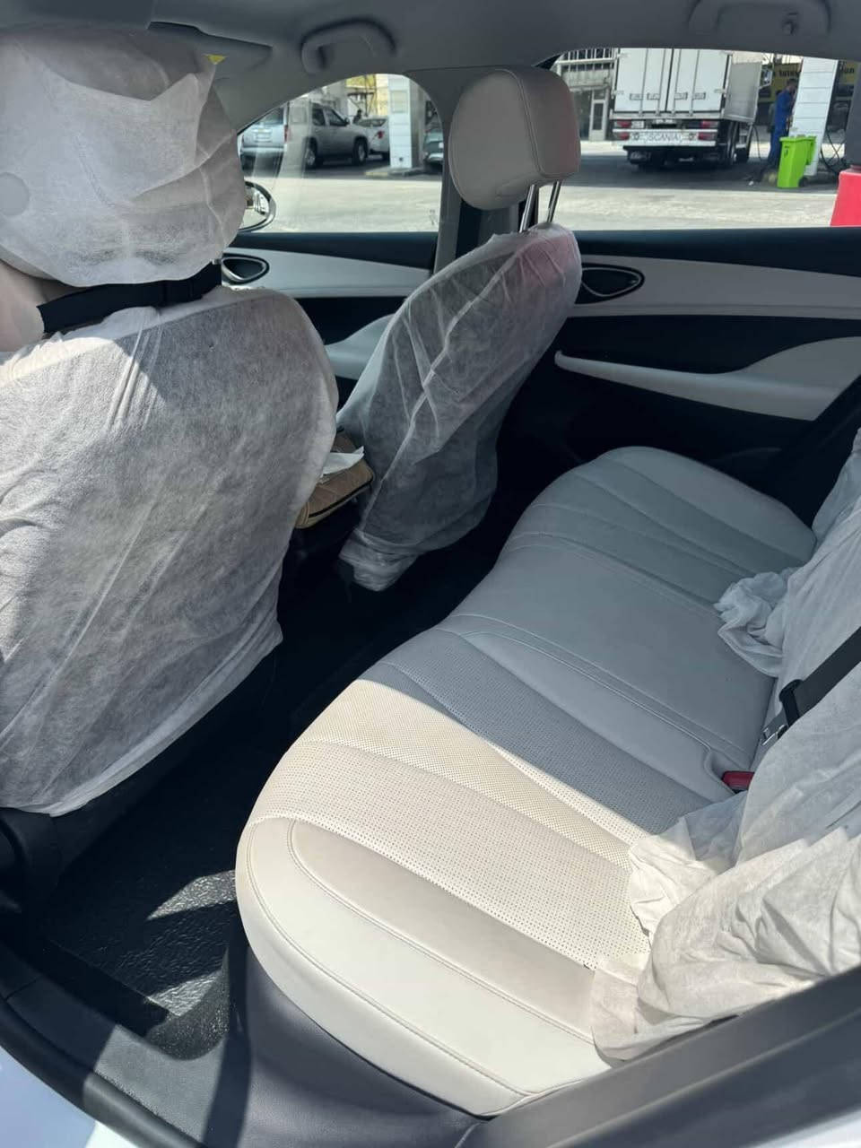 Byd سيل 5
مواصفاتها معروفة
بصمة
تبريد امامي خلفي
حساسات
دواخل أوف وايت
ماشية ٥ آلاف HEV
4 آلاف EV
رقم بصرة بأسمي
السعر ١٢٥ ورقة بيها مجال كلش بسيط حگ الجية
***********
***********
