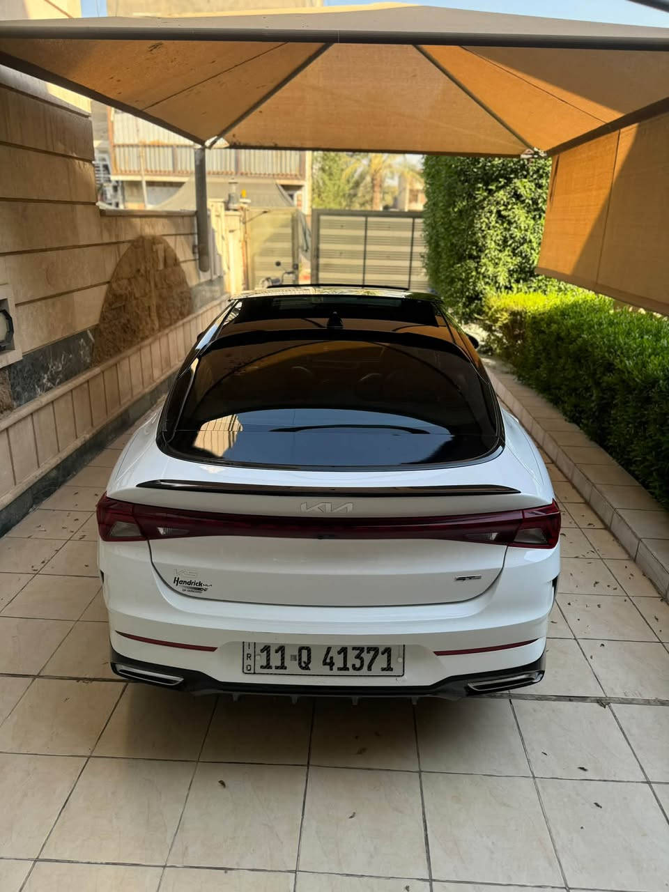 السلام عليكم
كي فايف 2023 gt line 
محرك 1600T
ماشيه 48 كم 
حادث موضح في صور 
رقم بغداد الجديد
رادار امامي 
كامره خلفيه 
وضعيات قياده 4 
وبعد مواصفات معروفه 
 178 وبيها مجال 
مكان سياره شارع فلسطين. 
***********

نص مكتوب في الصور:
- BIDCARS
