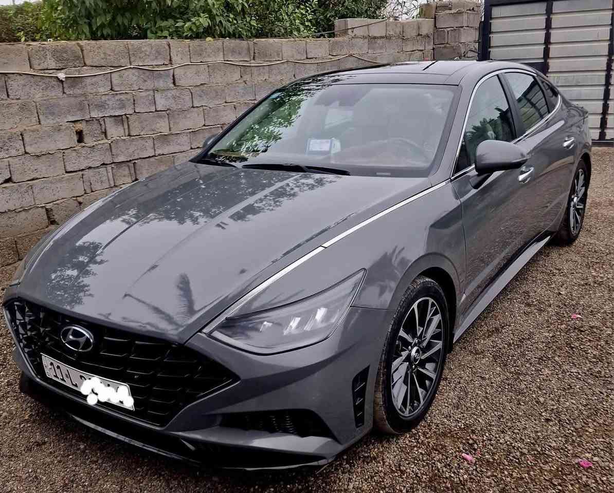 ٢٠٢٢ فول ١٦٠٠تيربو فول مواصفات للاخر ماشيه٣٠ الف كيلو
حادثه بنيد مبدل نفس لون واطراف الجاملغات صبغ بدون دواخل بدون دواخل  السياره شخط مابيهه كير مكينه كفاله سعر ١٦٥ بيها مجال بسيط مكانهه بغداد ***********

نص مكتوب في الصور:
- %٣٧ bid.cars 2022 Hydunai... 2 / 10 1:1 ٨:٠٥