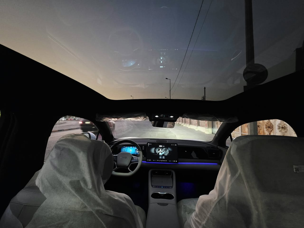 سيلايون 06 موديل 2025  فول اعلى فئة
مكفولة كفالة عامة ✅️
فقط بيع✅️
رقم بغداد✅️
بانوراما✅️
شحن مدى يصل الى 160km  واكثر هم
كراسي كهرباء
انارة محيطية متغيرة
شاحن وايرلس 
13 كامرة
اوتو بارك
5 راكب 
صندوق كهرباء
السيارة ماشية 6.000km 
عنوان السيارة  بغداد حي الحسين 
سعر السيارة :  42.250 وبي مجال شي بسيط✅️✅️
رقم الهاتف : ***********
