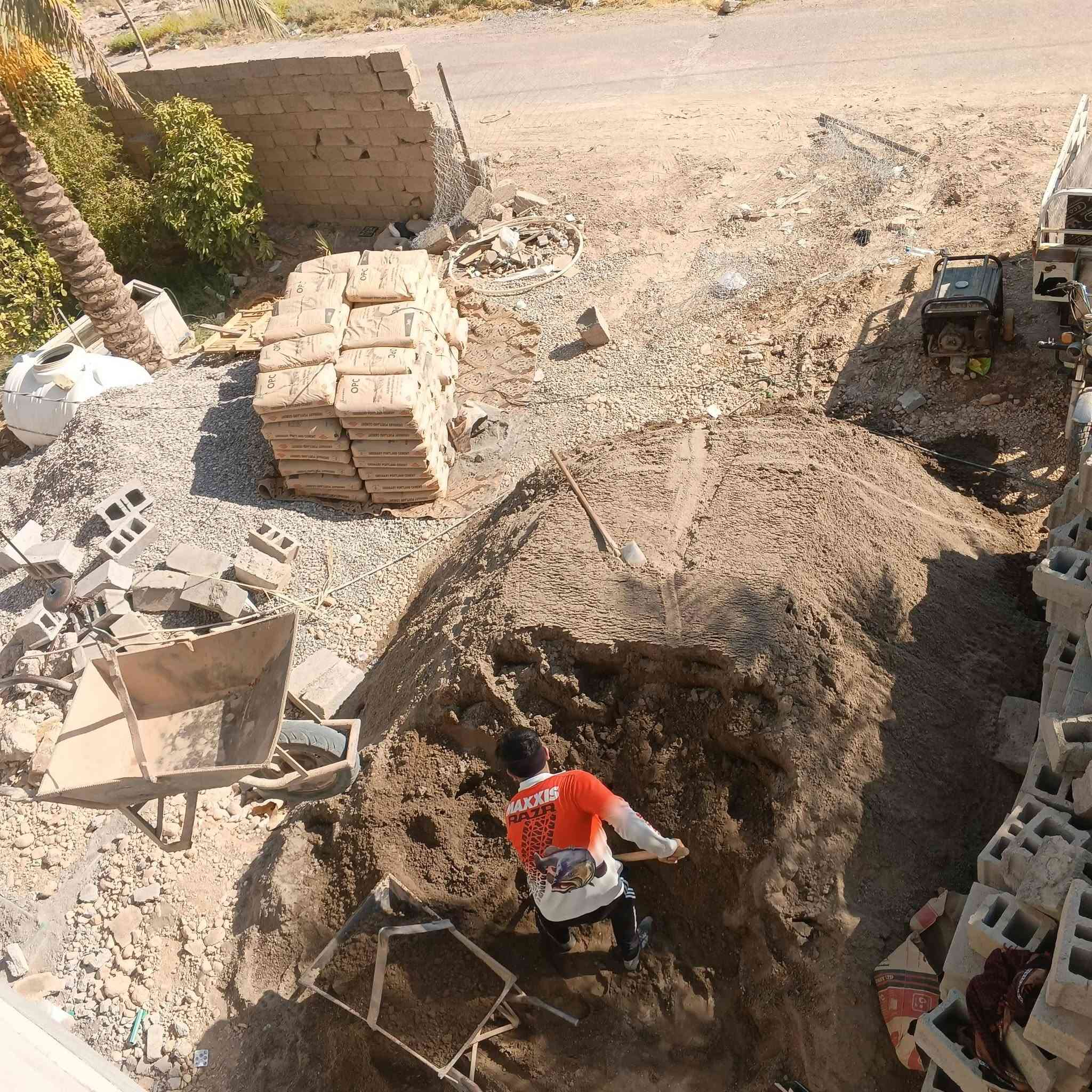 سلام وعليكم تصعيد مواد بناء وتنظيف شبابيك بيوت حدل نشر بلوك تدخيل سبيس تنكير تفليش تدخيل جص بسعر مناسب ***********
