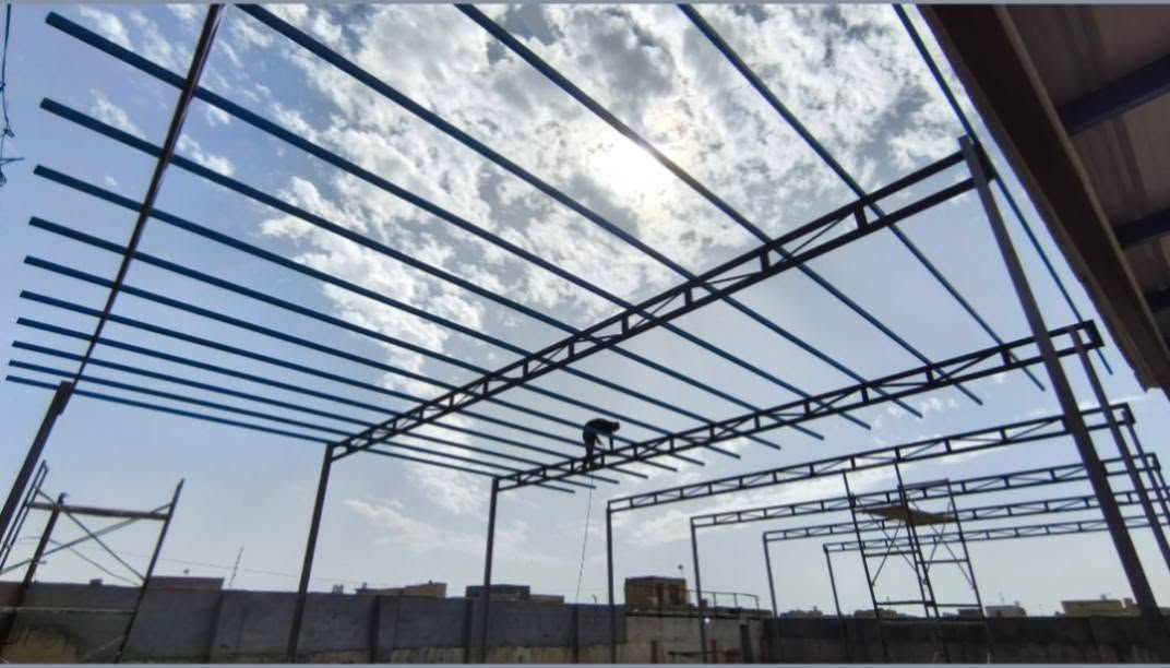 حداد متنقل • جملونات • سقايف