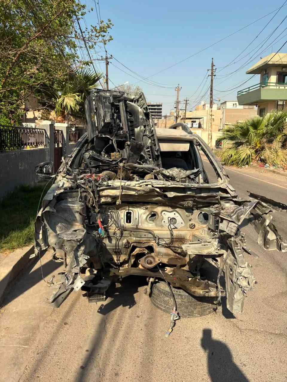 السلام عليكم رينو داستر2019سياره حادثها شوفت العين من البجم لحد الدشبول للبيع ع وضعها مكينه وكير موجودات بس مو شغاله المكينه + السعر ٣٥ وبيها مجال الاتصال ع هذا الرقم ***********
