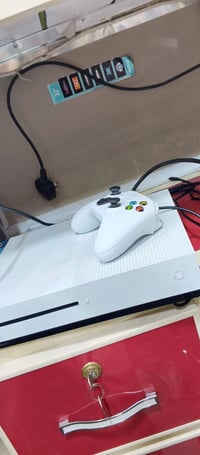اكس بوكس ون اس • متوفر