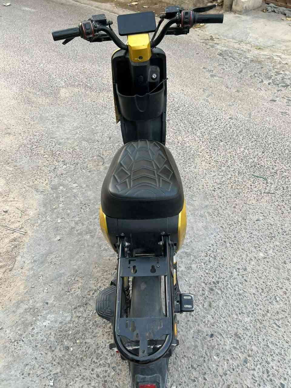 سلام عليكم دراجه r9البيع دراجه كفر امامي مكسور بريك الوره بس برغي تنفيس دراجه بيه دي جي شغال نضام R ربع سرع بطاريات بعدهن جدد رايدها 250بيها مجال عنوان بصره جمهوريه شارع المكاتب رقم ***********
