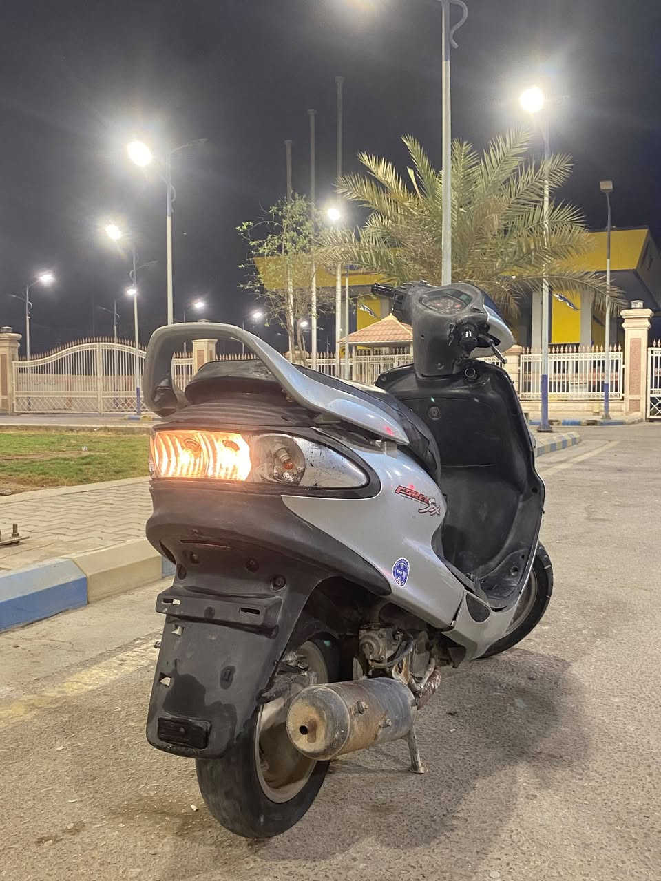 دراجه دولفين للبيع نضيفه كلش المكينه ناعمه ما مفتوحه الدراجه مكفوله على الفحص مستعجل على للبيع السعر 425 وبيها مجال جوه السوك  للتواصل.  ***********
