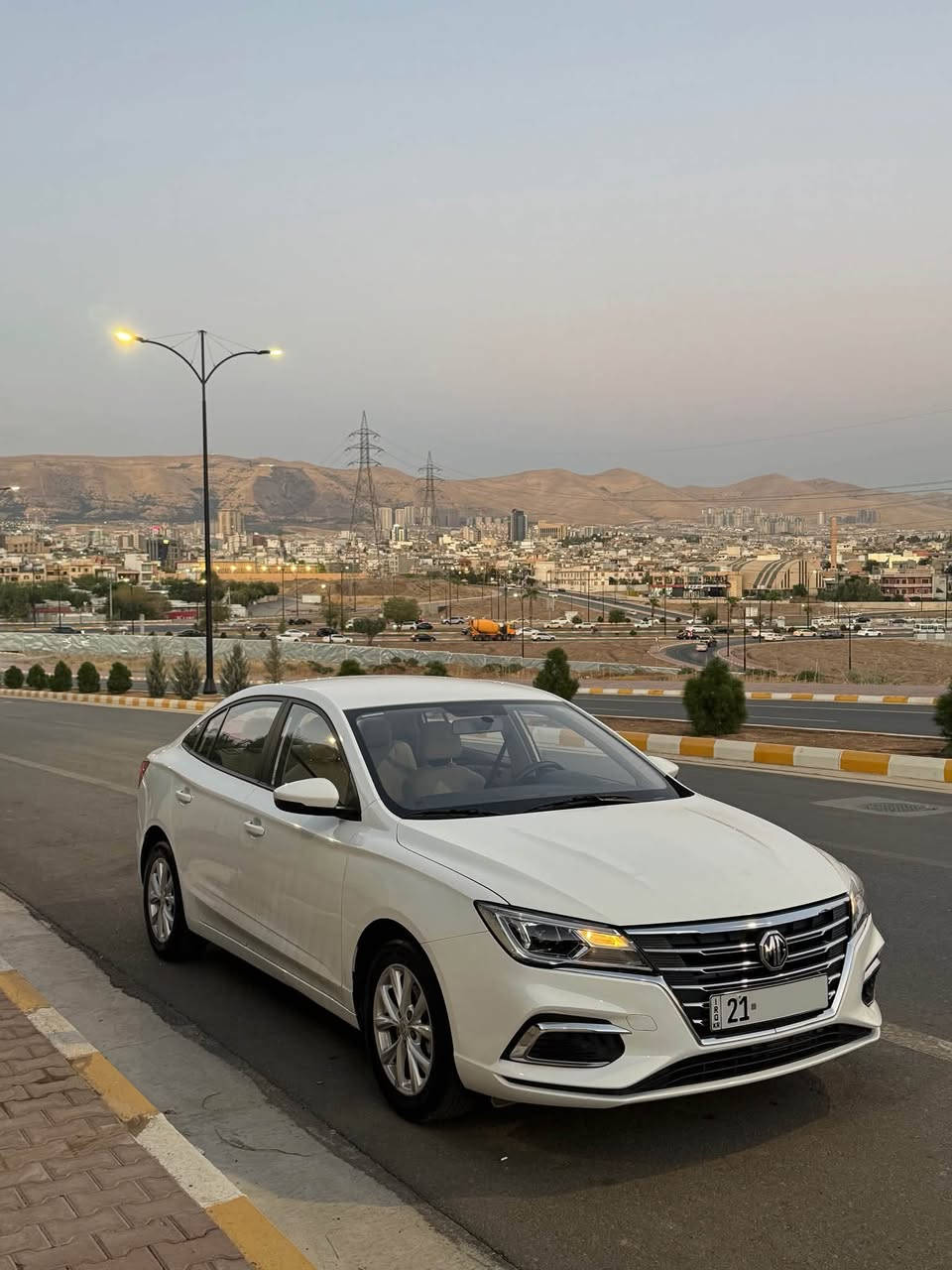 ✨ MG 5 STANDARD PLUS 2024 ✨

🚘 ئێم جی فایڤ ستاندارد پڵاس ٢٠٢٤ — زەمانی شەریکە

ماشاءالله،نموونەی هەیکەل و جوانییە،
هەموو سێرڤسەکانی لەلایەن شەریکەوە ئەنجامدراوە، وردەی نییە و  زۆر جوان و پاک ڕاگیراوە.

🔹 مواسەفاتی Standard Plus:
• شاشە
• کامێرا
• حاسەی دواوە
• دەبڵ گێڕ (عادی و ئۆتۆماتیک)
• گێڕی قورس
• IOS CarPlay
• Android CarPlay
• و زۆر مواسەفاتی تر…..
• کامل سێرڤس کراوە
• ڕۆنی مەکینە تازەیە
• چوار تایەی تازەی لە ژێرایە
• گێڕ و مەکینە، تەبرید و کارەبایات بە شەرت

📍 ڕەقەم: سلێمانیە
   تەحویل غرامە بە شەرت

📞 بۆ زانیاری زیاتر و بینینی سەیارەکە:
***********
***********
