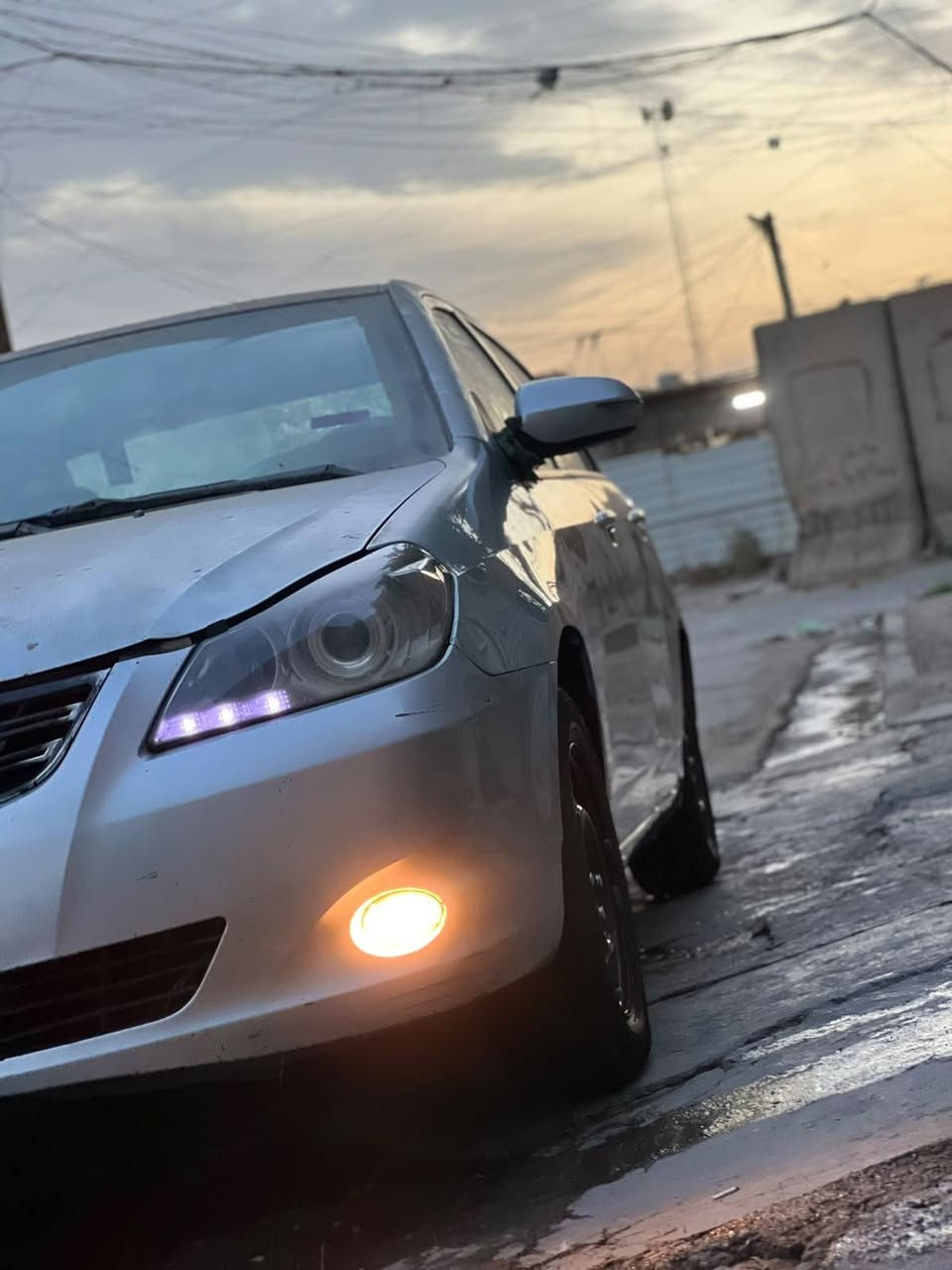 بيوايدي
مكفوله كفاله عامه من الصبغ
حته اهلالات ما معمره كير عادي
محرك تبريد صدر كلج كله نضيف
اباسمي مراوس فقط مابيع ماشيه ١٣٣ حقيقي
***********
