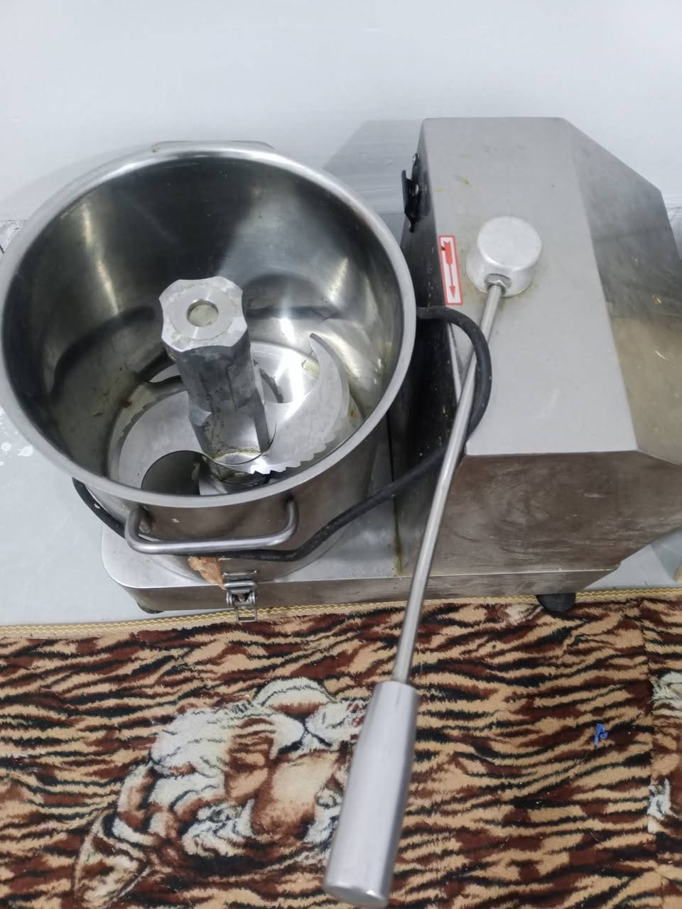 سلام عليكم للبيع استخدام قليل سعر خاص + رقم هاتف واتساب ***********
