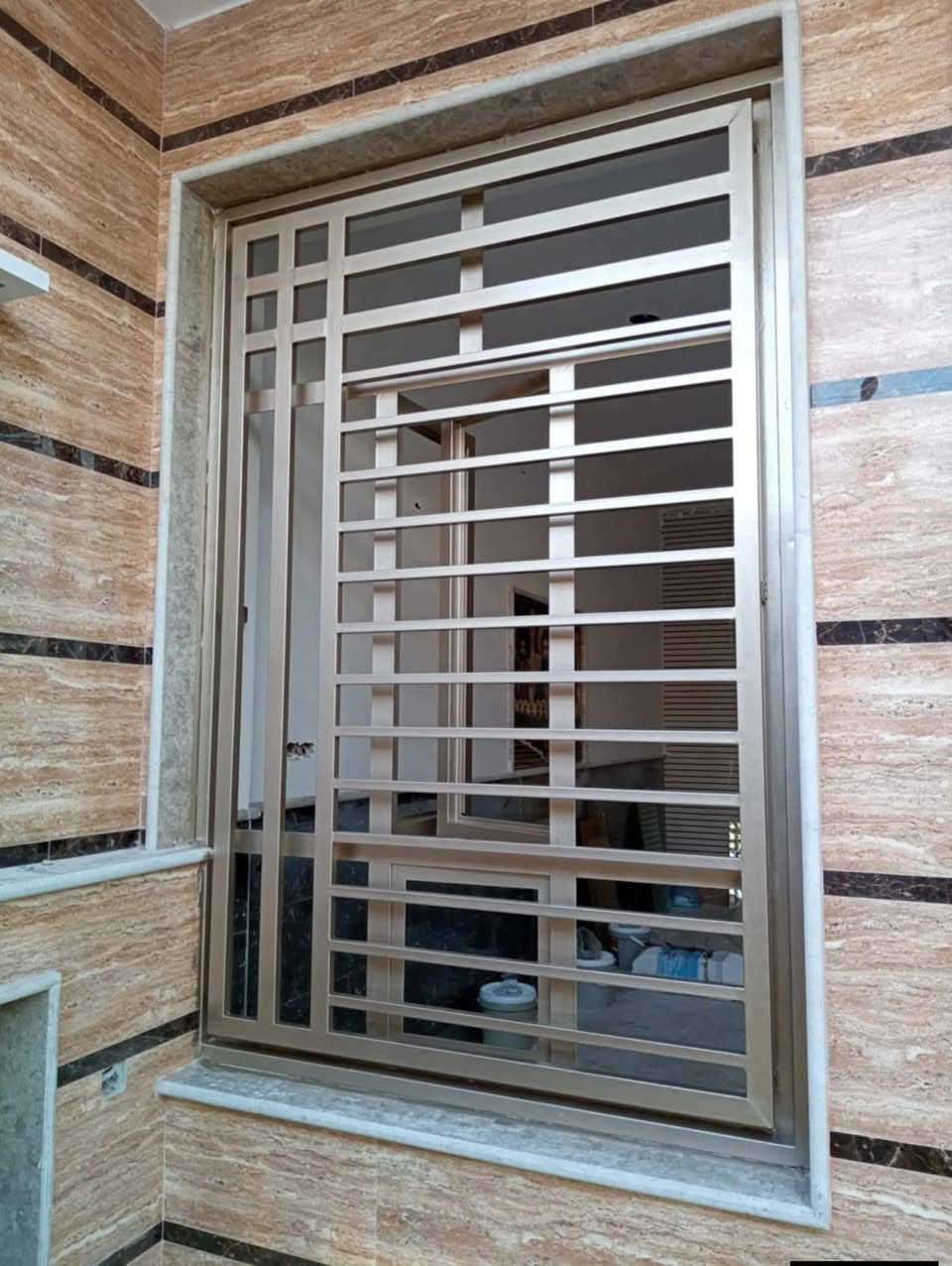 كادر عمل👷
تنضيف وصبغ وشـد جـام
يـوجد انواع الأصباغ والجـام 
اتصال *********** 
واتساب***********

نص مكتوب في الصور:
- 989291851
- *********** ***********