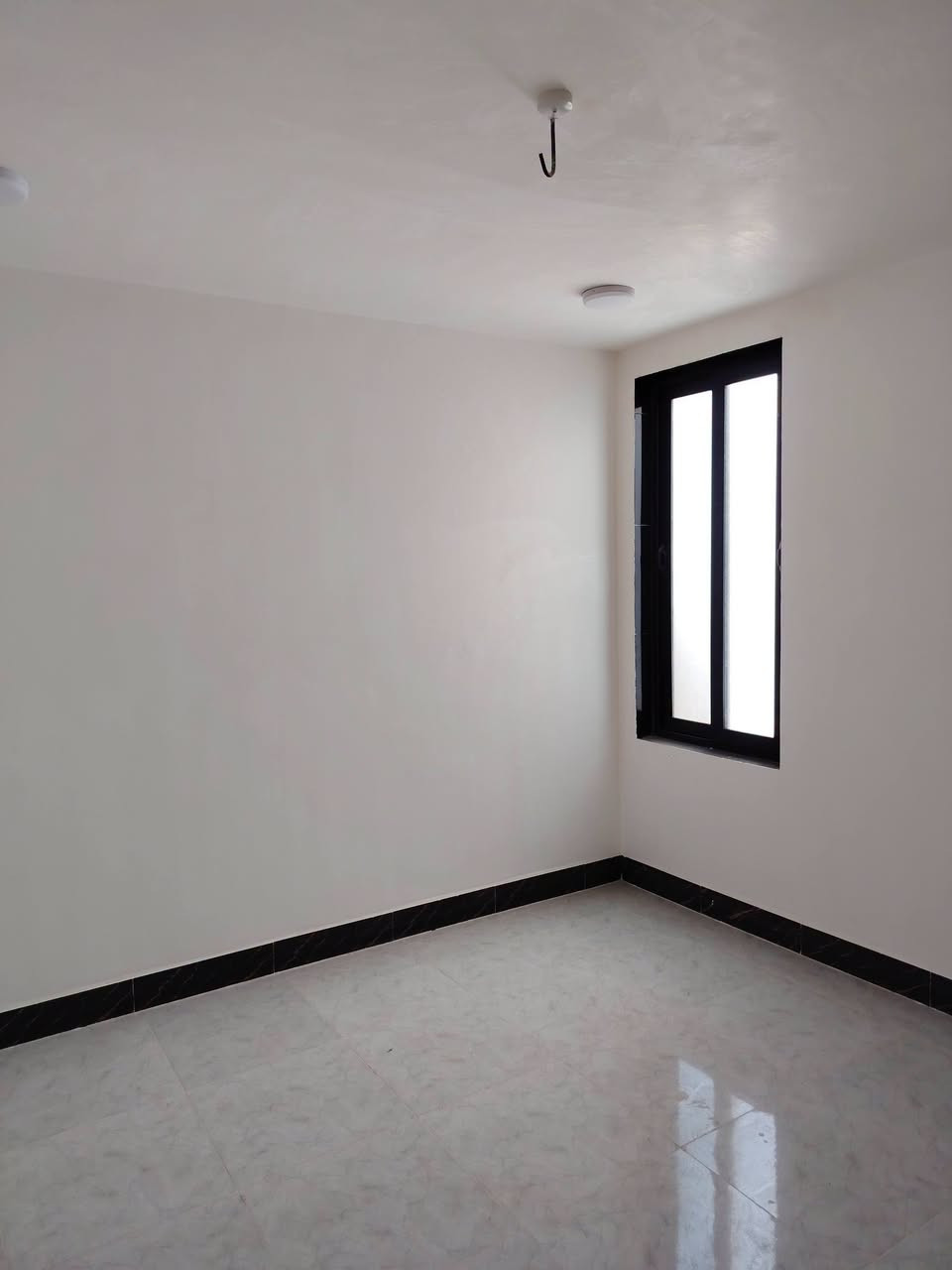 دار للبيع حي الأنصار جديد
شارع ١٥
المساحه ١٢٠ متر
طابقين صب كونكريت
يحتوي على ٤ غرف
الطابق الأول استقبال مطبخ صاله غرفه مجمع صحيات
الطابق الثاني ٣ غرف صاله مجمع صحيات
استفسار ***********
مصطفى المولى للعقار
