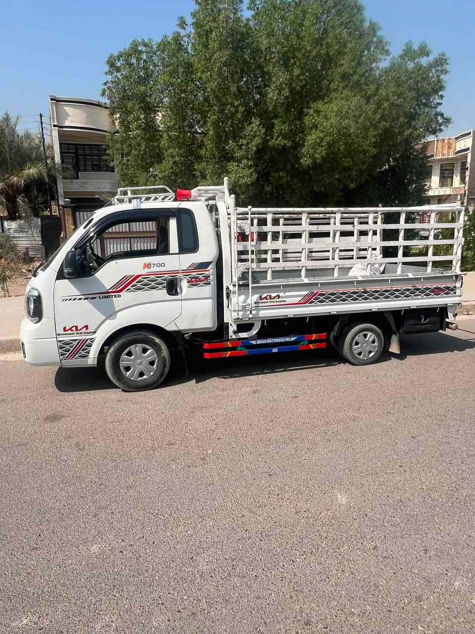 السلام عليكم كيا مديل 22 دخول 23 ام علامه KN للبيع بيها شبر بل ربع صبغ ضربه خفيفه وبيها شويه بارد بل باب الي بل دوسه سياره نضيفه خير من الله ماشيه 107 الف رقم بغداد انكليزي مكاني بغداد بأسمي 
السعر 132 وبيها مجال للطيبين 

 
ملاحضه المحجر مو وياها 

***********
