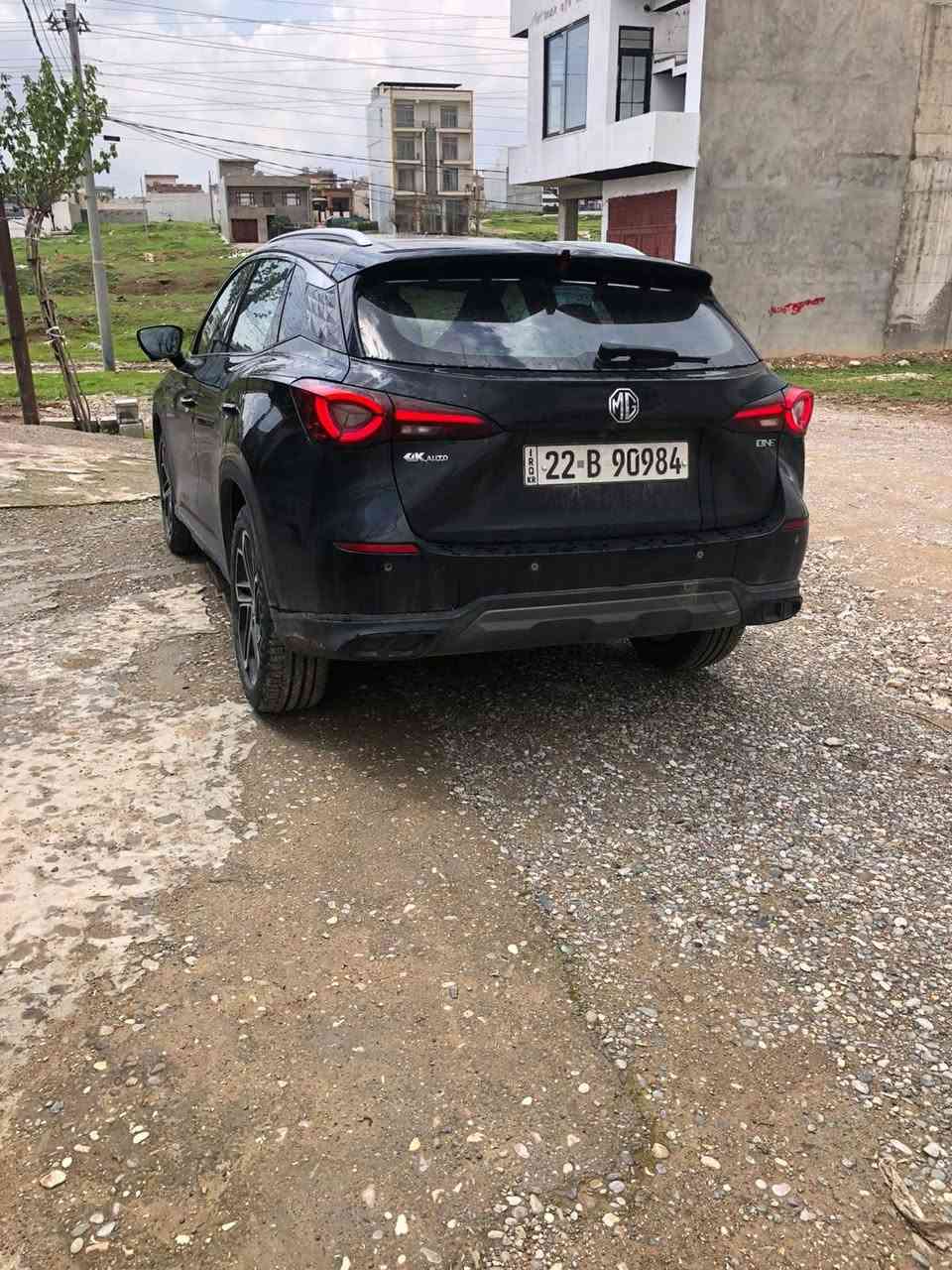 🚘 MG ONE 2024 LUX
لـــون الاســــــود مـــرغــوب

- **المحرك:** 1.5 لتر تيربو، 4 أسطوانات
- **القوة:** 181 حصان
- **العزم:** 285 نيوتن.متر
- **ناقل الحركة:** CVT أوتوماتيك
- **الدفع:** أمامي FWD
- **عدد المقاعد:** 5
- **سعة خزان الوقود:** 55 لتر
- **الجنوط:** 19 إنش
- **فتحة سقف:** بانورامــا كهربائية
- **الكاميرات:** 360 درجة
- **المقاعد:**sporty جلد لون الاسود +الاحمر +كـشن كهربائي
- **الشاشة:** شاشة رقمية + شاشة معلومات وترفيه
- **Apple CarPlay / Android Auto**
- **شاحن لاسلكي**
- **تشغيل عن بُعد**
- **دخول وتشغيل ذكي**
- **فرامل يد إلكترونية**
- **حساسات ركن خلفية**
- **مثبت سرعة متكيف (ACC)**
- **مراقبة النقطة العمياء**
- **تحذير الاصطدام الأمامي**
- **مساعد الحفاظ على المسار**
- **6 وسائد هوائية**
- **نظام ثبات إلكتروني ABS / EBD / TCS**
- **مصابيح LED أمامية وخلفية**
- **إضاءة داخلية محيطية**
***مـــاشـــیه 60km
 ــ. کــــــلین تــایتل بـــدون صبــغ بــدون بـــارد ورصــعات
شــــرط تـــحویل وغرامات 
مــــــــــــكان ســـیاره /كـــــركوك 
ســـــعره /155بــــیه مــــجال قلیل
*********** watsapp
***********
