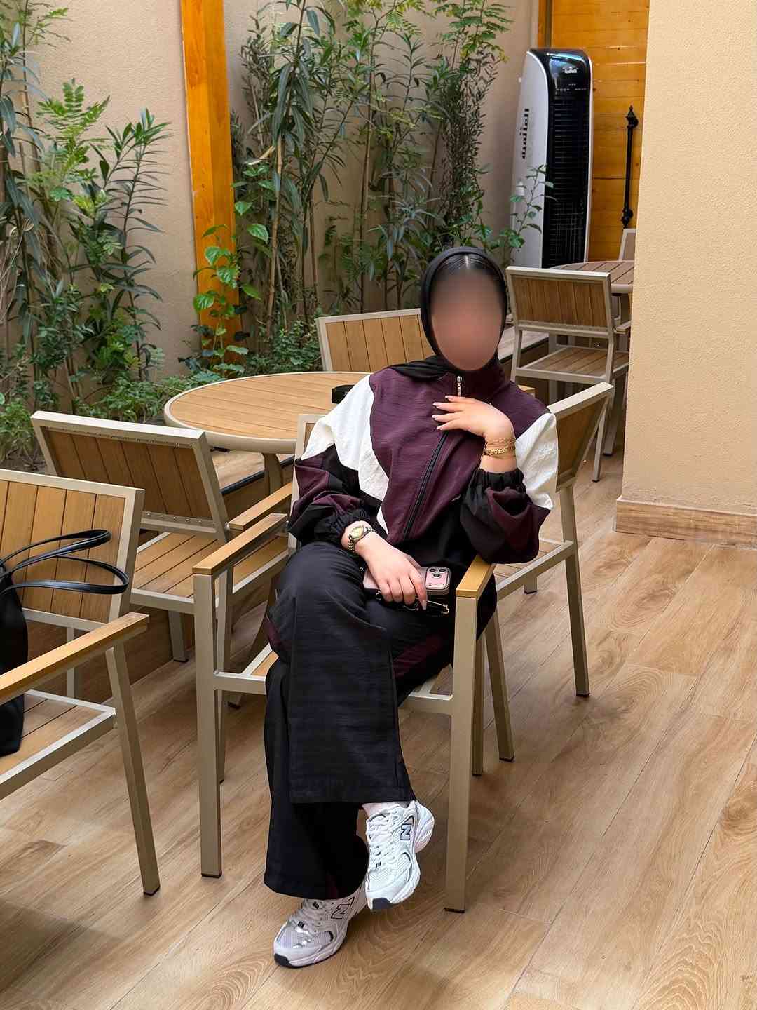 السوت متوفر 4 الوان ♥️🖤🤎💙
قياس 38-40-42-44-46
طول الجاكيت 75 سم 
طول البنطلون 105 سم 
للطلب التواصل دايركت او واتساب ✅
