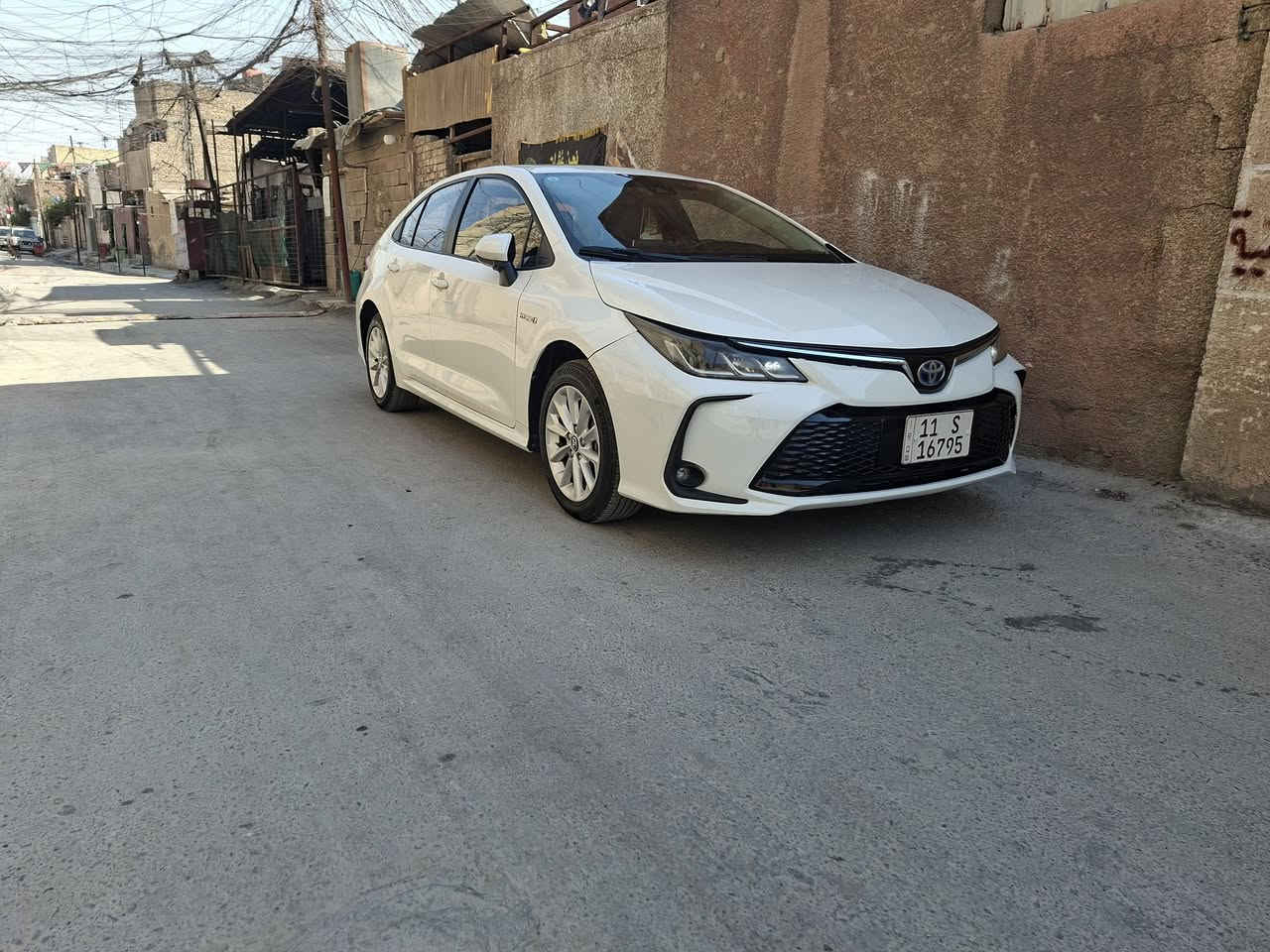 سلام عليكم كولاه هايبرد موديل ٢٢ ماشيه ١٢٠ السياره على وضع الشركه السياه بيه باردات شي قليل السياره بسمي هزه وسنويه ورقم كله جديد شرط التحويل السياره سوناره وياه رقم الهاتف *********** مكان السياره مدينت الصدر
