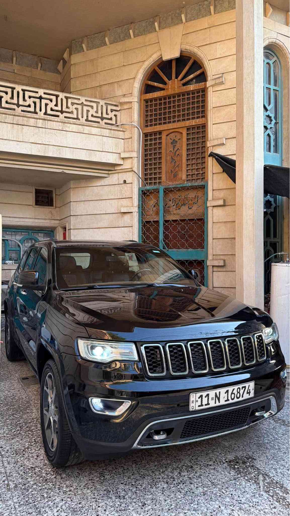 سلام عليكم اخوان جيب اوڤر لاند خليجي موديل 2020 بيها تقريباً 3 قطع صبغ جانبي صفحة الصدر
فول الفوول بانوراما كشنات تدفئة تبريد رادارات السيارة اي نقص مابيها مكينة 3600/ 6 سلندر السيارة وجديدة داخل قرميدي ب اسمي تحويل مباشر عنوان بغداد السيدية / للاتصال *********** 
سعرها 240$ وبيها شي كلش بسيط 
اخوان السيارة خليجية مو امريكية وسعرها مناسب بدون كسران رجاءاً بغداد, العراق
