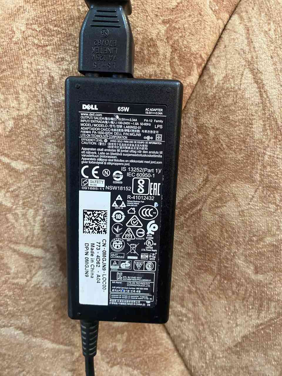 لابتوب ديل حجم 14 كور i 3 الجيل 10 رام 8  256  كارت شاشه داخلي ويا شحنه 65 واط اصليه مل لابتوب سعر خاص او تساب ***********
