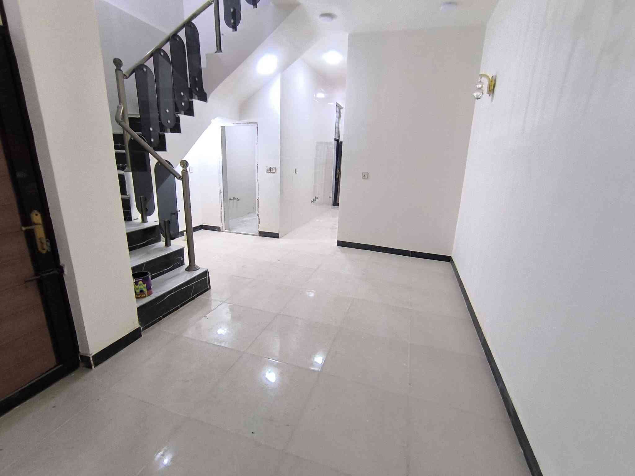 🏠 دار للبيع – النجف الأشرف / حي ميسان
📐 المساحة: 100 متر
📍 الموقع: حي ميسان – خلف سكلة الكرعاوي
🏡 بناء حديث – غير مسكون
🧱 بناء طابوق + صب كونكريت
🛣️ شوارع مبلطة بعرض 12 متر

🔹 يتكون من:
• استقبال
• صالة
• غرفة
• مطبخ
• صحيات

💰 السعر: 41 مليون دينار

📞 للتفاصيل والاستفسار:
***********

