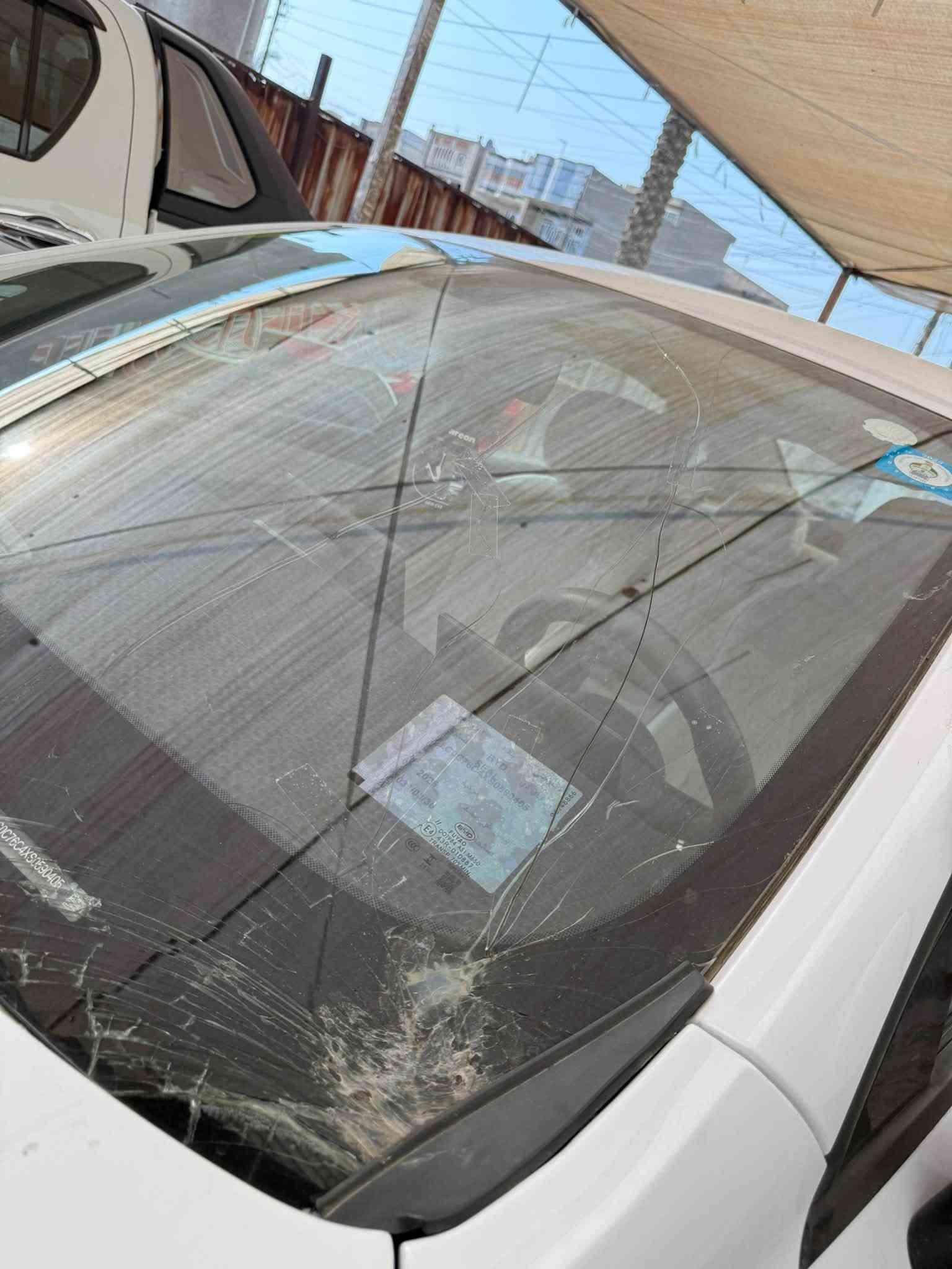 بي واي دي  سيل فايف ٢٠٢٥ ماشية4000  بيها بنيد مبدل وجاملغات الامامية مصبوغة السيارة نظيفة مال بيت  السعر ١١ الف دولار
***********

