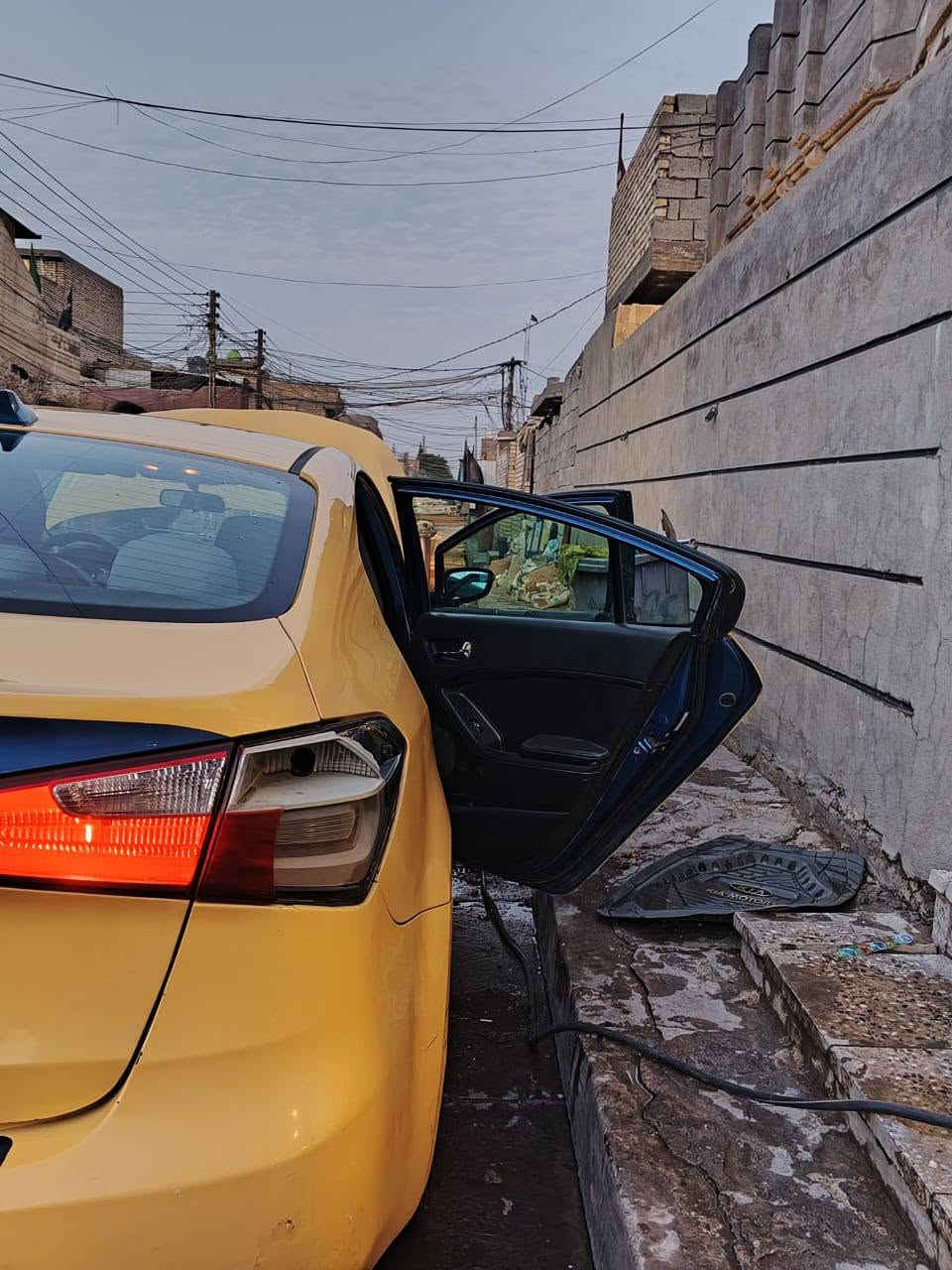 السلام عليكم فورتي 14 وارد امريكي مكينه دوش ماشيه 200وشويه  حادث بنيد اوجاملغ تبريد مااعرف شبيه جان يشتغل ثلج انتركه فترت الزياره من رجعة اشغله بس فإن بيه رصعات وبنيد   بيه بكلايت مكسور وجامه لايت كلشي موضح بالصوره السعر 90وبيها مجال مكلف بنشر ***********واتساب +اتصال
