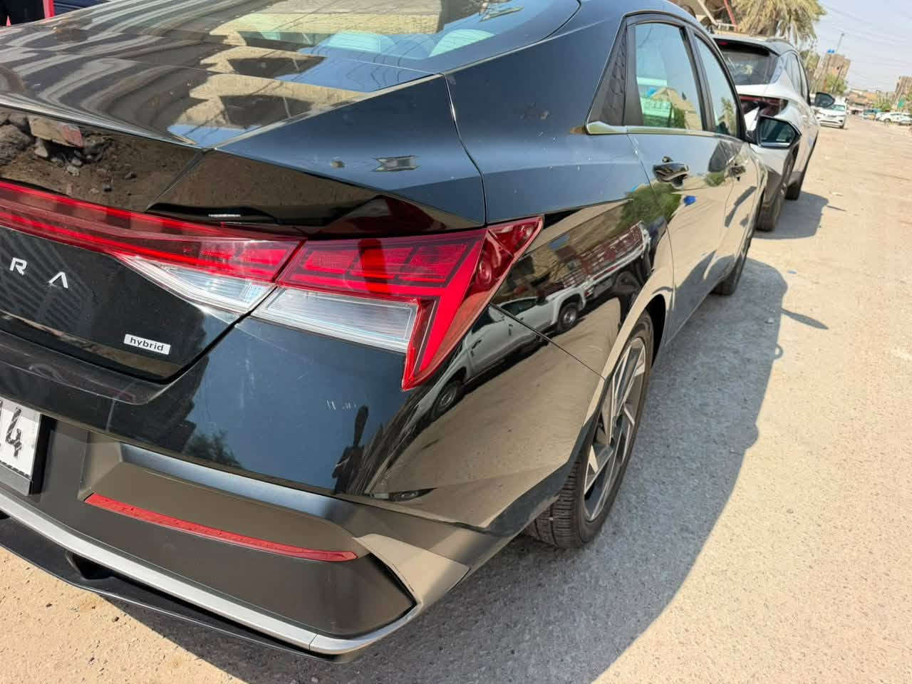 السلام عليكم 🌹

للبيع أو مراوس حسب القناعة
🚘 هيونداي النترا هايبرد 2025

🔹 ممشى السيارة: 18 ميل
🔹 فول مواصفات 1/1
🔹 دخول ذكي
🔹 ترحيب
🔹 جنطة ذكية
🔹 فتحة سقف
🔹 كشنات جلد تدفئة وتبريد
🔹 رادارات أمامية وخلفية وجانبية
🔹 تحكمات ستيرن
🔹 مثبت سرعة
🔹 قيادة ذاتية
🔹 شاشة دجتل
🔹 وبعد بيها هواية تفاصيل ومواصفات

🛞 تخم تاير جديد
🔧 مسويلها إدامة كاملة
✅ ما بيها أي شي مبدل

🎨 السيارة:
بارد فقط، بدون صبغ.

* بنيد 4 أصابع
* جاملغ 4 أصابع
* بدايه جاملغ الغشم من أمريكا بسيط جدًا وبداية
* طخة صغيرة بالدوسة
    📸 الصور مرفقة وتوضح كل التفاصيل

✨ السيارة نضيفة بمعنى الكلمة وجاهزة.

💰 السعر: 155$
وبيها مجال بسيط للطيبين

📍مكاني :بغداد الشعله 

📞 للتواصل:
***********
***********
