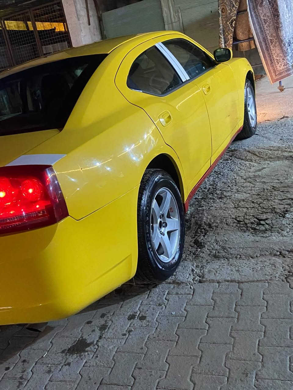 سلام عليكم جارجر لبيع مديل 10 اصل تكسي خطها نجف بغداد مكانها نجف حادثها جاملغ وبنيد بدون وبيها اشويه بارد يم قبق البانزين سياره جاهزه كيرم مكينه مكفول رقم *********** اتصال واتساب موجود
