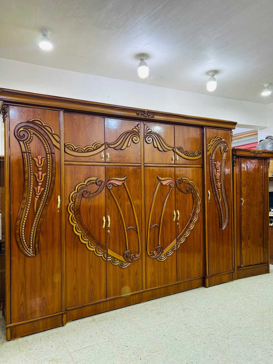 سلام عليكم 
غرفه ام السته ملحق 
مستخدمه شي قليل 
 ((ً سعر750 وبيه مجال ))
بغداد مدينه الصدر
 اكو توصيل 🚚 
***********
