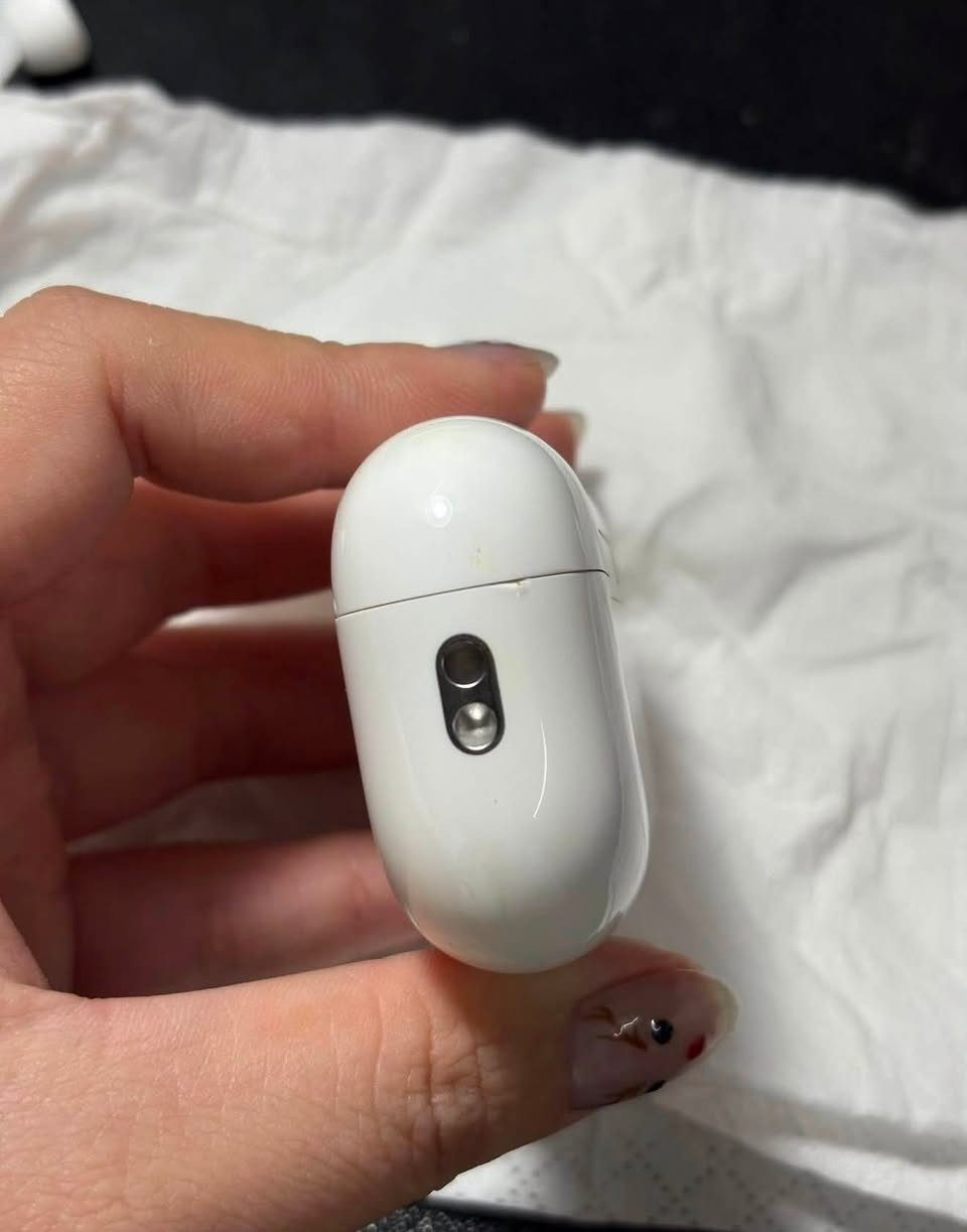 Air pods pro 2
سماعات ابل اصلية باله امريكية " باله امريكي يعني مستعمل بس كلش نظيف نظافه ٩٠/ ممفتوح ولا مصلح عزل صوت رهيب تدعم  GPS بحاله ضياع عزله كلش قوي تدعم خاصيه الصوت المحيطي بدون تاخير شرط " بيع مستعجل بسبب وصول حاويه بدون ربح فقط 20 الف 
حجز واتس اب ***********
