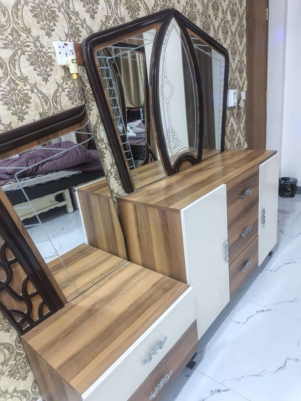 سلام عليكم غرفه للبيع تركيه غرفه نضيفه استخدام قليل بدون جربايه مكاني بغداد الشعله‏‪***********‬‏ سعر ع وتساب
