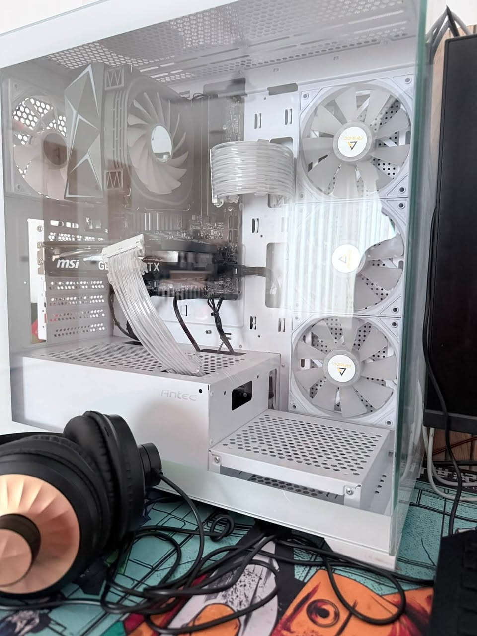 السلام عليكم حاسبات pc ثنين للبيع
اولاً البيضه مواصفات كرت شاشته 4060msi 8g rtx 

معالج رايزن 5 5500

رامات من تي فورس 8*2 16g

مذربورد msi a 520m pro مع هادرات ثنين 1تيرا وثاني 256g

مبرد معالج rgp

اضاءه rgp إخفاء وايرات كرت ولمذربورد 2

كيس لون ابيض 4فانات

مع كيبورد وماوس وشاشه من نوع zxt  فريم165 ،1k

مع مايك وستاند ومكسر وحامل يدات ومايك rgp مع سماعه نضيفه كلش لقطع الي مذكوره كلهن جدد وياهن ستتم سماعات مع ubs 1kvجديد كلش من شركه falcon مع كيبوردات 3اضافيه

مع ماوس باد حجم كبير  سعر : 1200

للتواصل ؛ ***********

______________________________________________

ثانياً لpc الأسود مواصفات كرت شاشه 4070rtx ti 12g rgp 3fan من شركه GEFORCE

مذربورد msi b650 دبل هاارد m.2 واحد 512 وثاني 2تيرا 

معالج رايزن 7 8900g  مع مبرد غازي اصلي 

رامات من تي فورس ddr5 32g 16*2 rgp 

كيس من هيرو كير 7فان لون اسود 

مع شاشتين شاشه الاولى لون ابيض 2ك 245فريم 

شاشه ثانيه لون اسود 1ك 70فريم 

كيبورد من أتاك شارك ابو شاشه مع مايك من fifineاصلي rgp

مع سماعه من اجازج اصليه ام لمايك وكل لقطه جديده الي بلحاسبيتن مع ups اونلاين 2kv مع سماعه تنحط تحت شاشه بلوتوث اصليه كلش صوته قويه وتصير مسطره مع ويب كام 4ك اصليه مع ماوس من لوجتك يجي 12زر إضافي مع ماوس باد حجم كبير 

مجمعهن صار تقريبا 5اشهر

سعر: 2500

العنوان بغداد البياع الشرطه الرابعه 
للتواصل ؛ ***********
