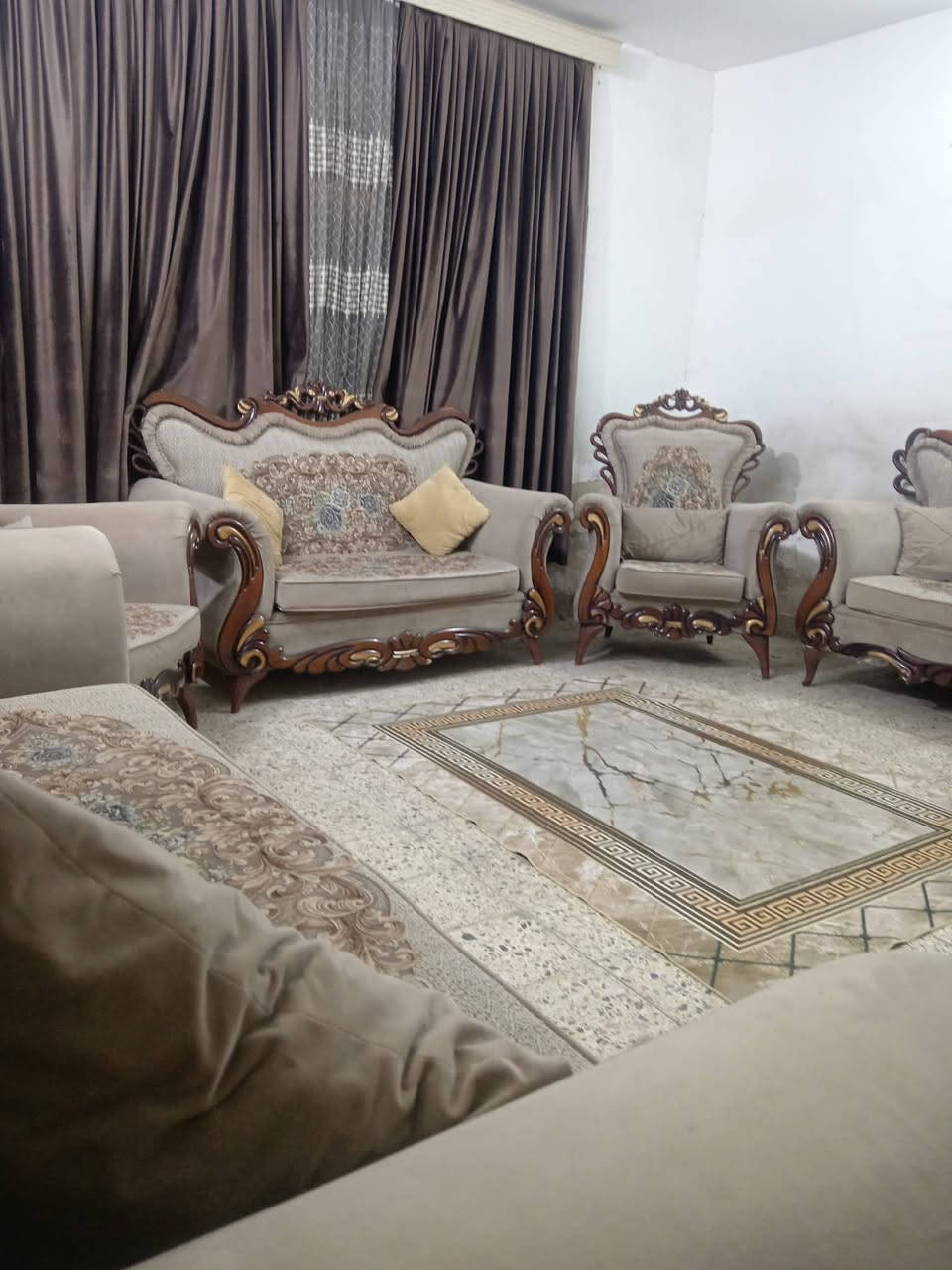 تخم ملكي 10 مقاعد تسكام ثكيل تكمه اخو جديد اي ضرر مابي نضافه فوول سعر 350 بي مجال مكان البياع *********** يوجد واتس اب
