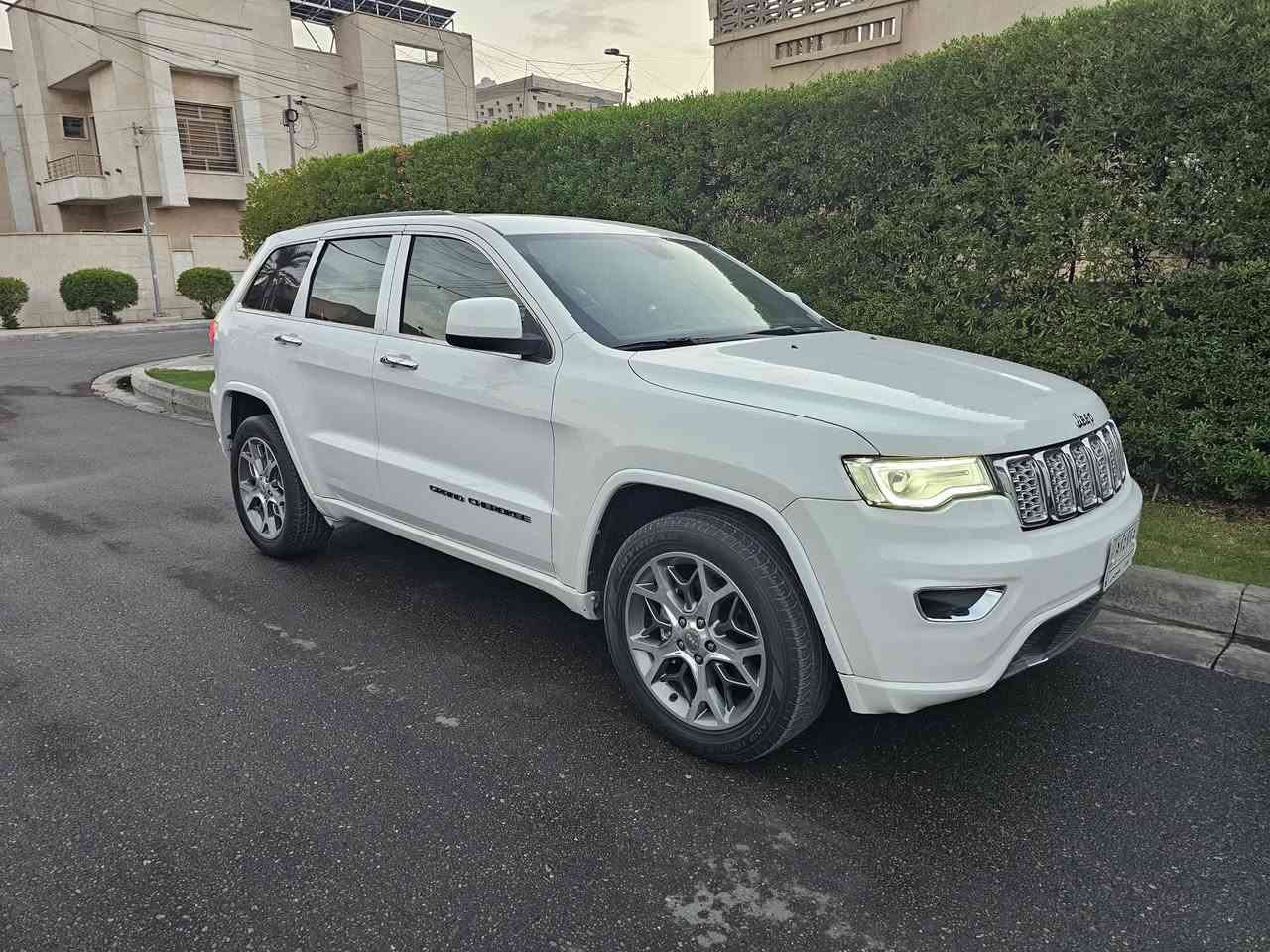 ***********جديده جدااً
جيب لاريدو 2017 امريكي صبغ جاملغ امامي سونار موجود 
بانزين عادي بشرط بدون ادوانز  
مواصفات عاديه 
شاشه وكامره
تبريد قطعتين
فول تحكمات سترين 
ماشيه  تقريبا  ٧٠ ميل 
شفتات
حساسات خلفيه
رادار  خلفي  
كير ومحرك نضيفات
لد امامي خلفي
غرفتها جديده
تخم تاير جديد
صدرها جديد امامي خلفي 
مابيها نقص سياره جاهزه 
تحويل ثاني يوم
العنوان الاعظميه
السعر  ١٨٤  ورقه@
اتصال فقط مكلف بالنشر واتس اب 
***********
